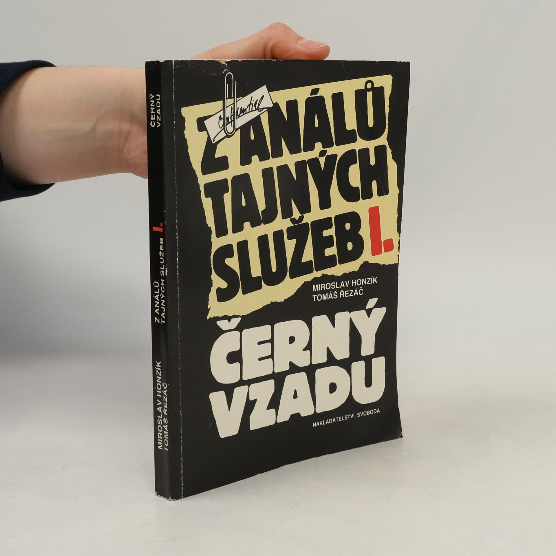 Z análů tajných služeb I. Černý vzadu