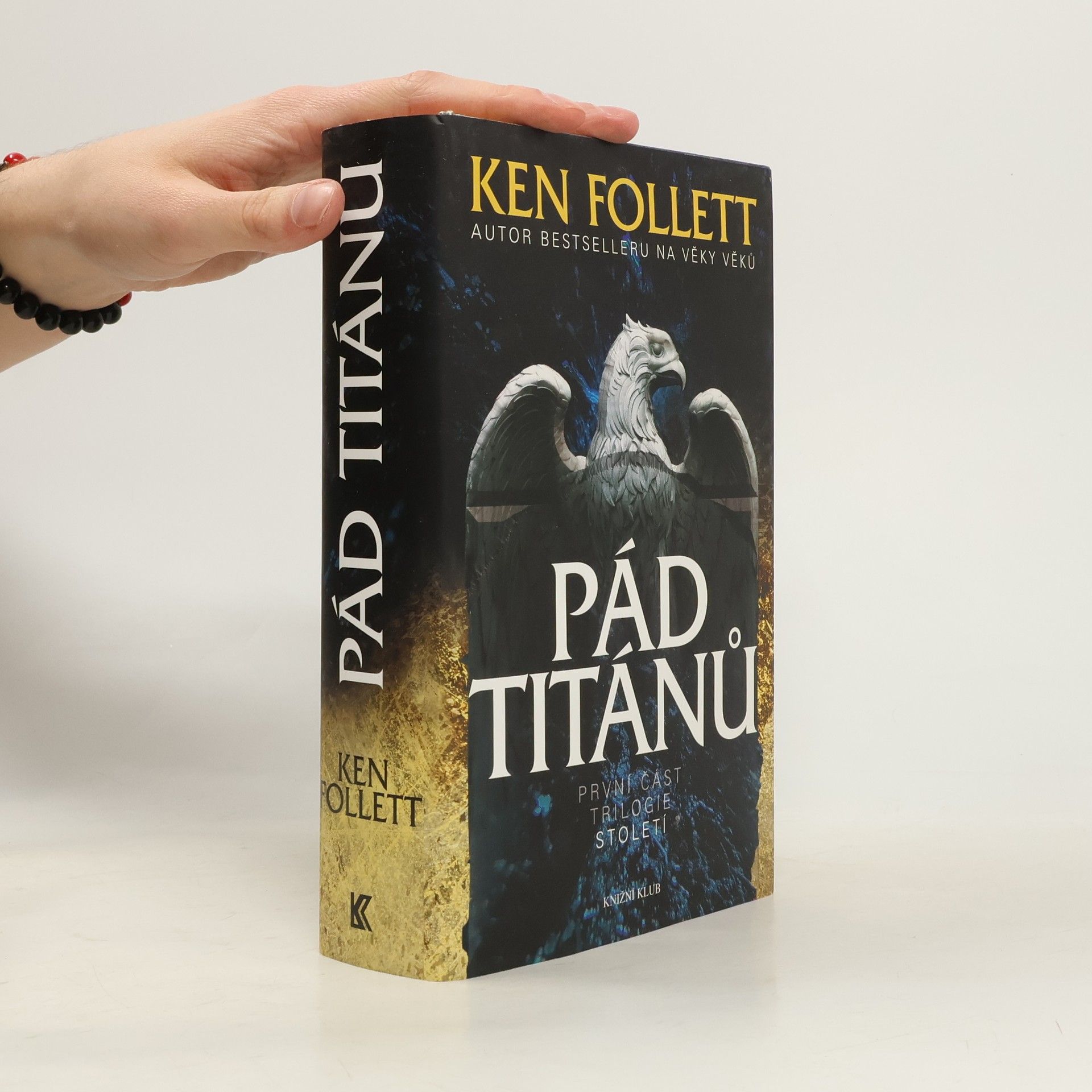 Ken Follett Pád titánů