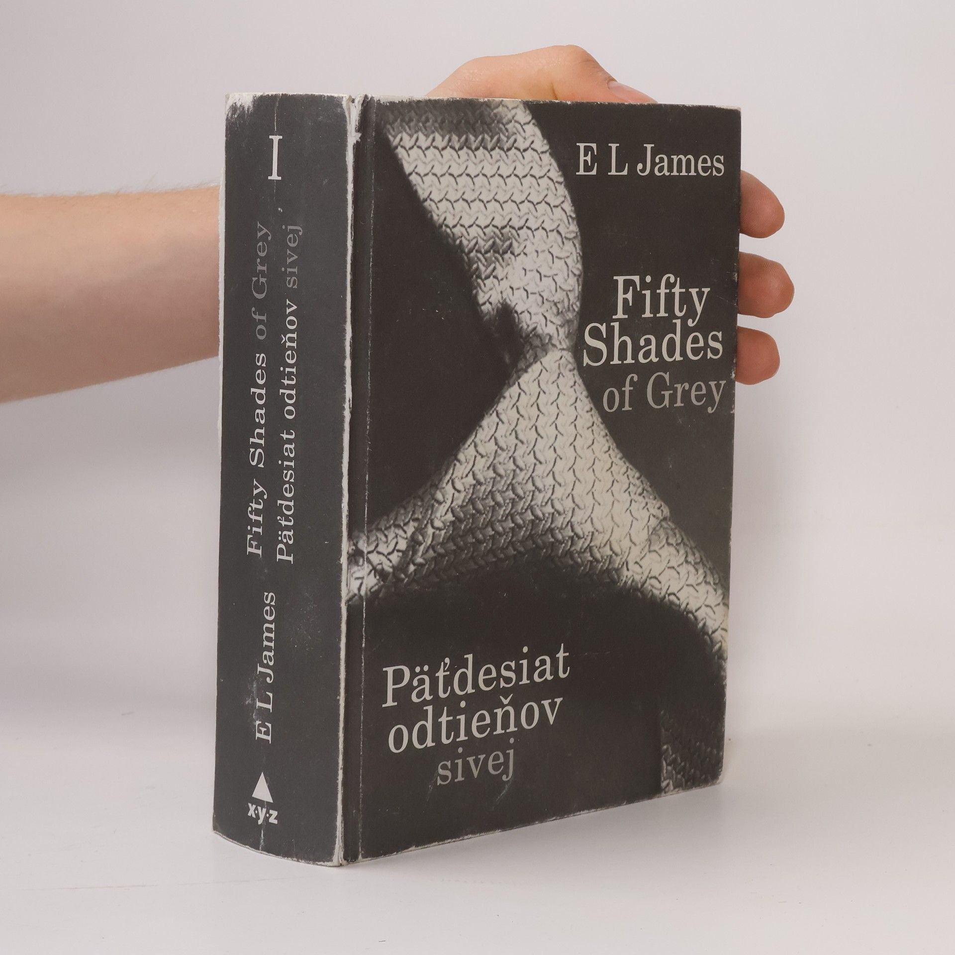 E. L. James Päťdesiat odtieňov sivej