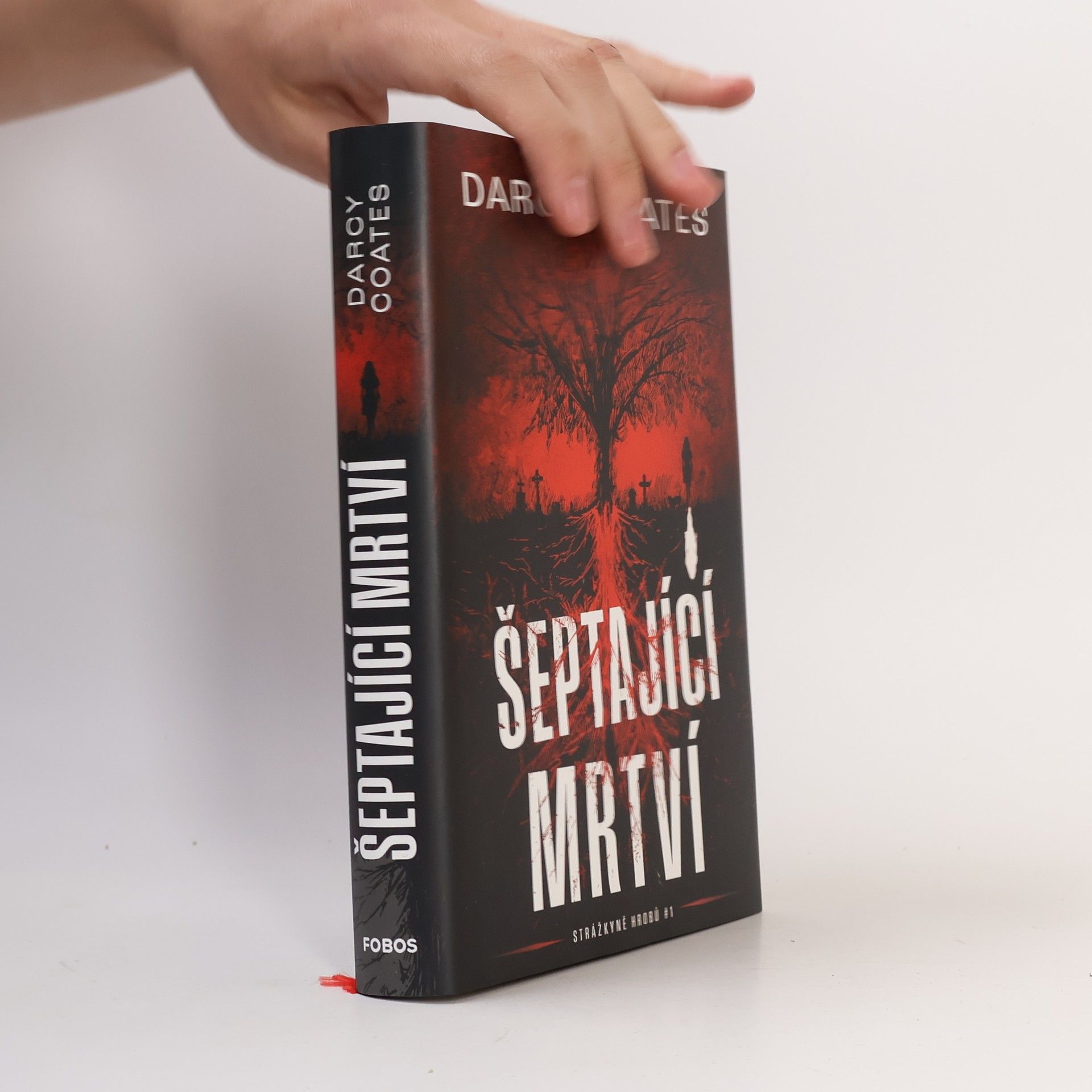 Darcy Coates Šeptající mrtví