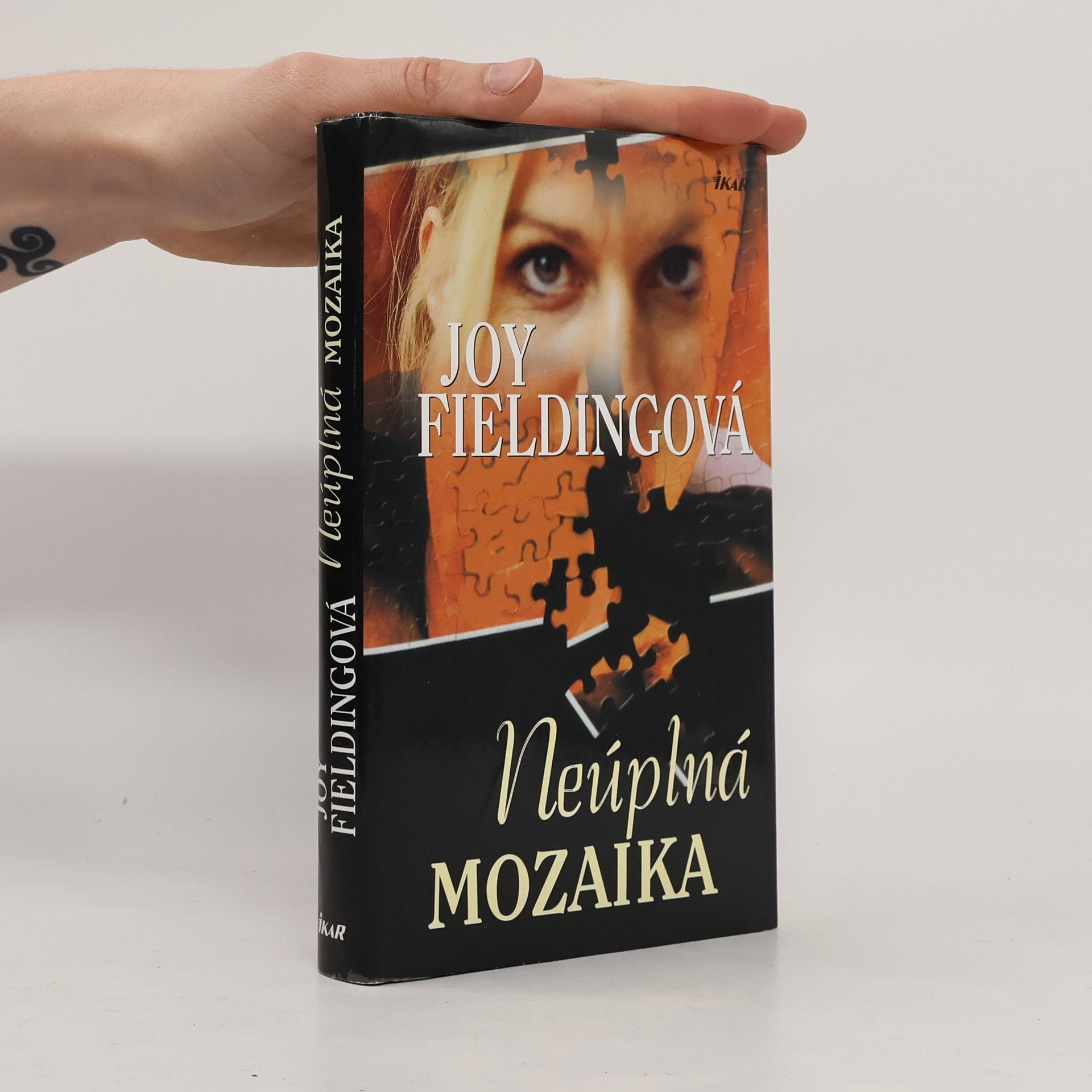 Joy Fielding Neúplná mozaika
