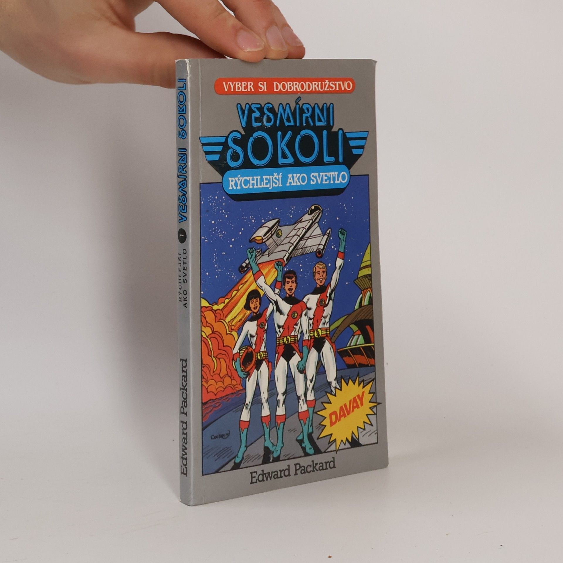 Vesmírni sokoli 1. Rýchlejší ako svetlo