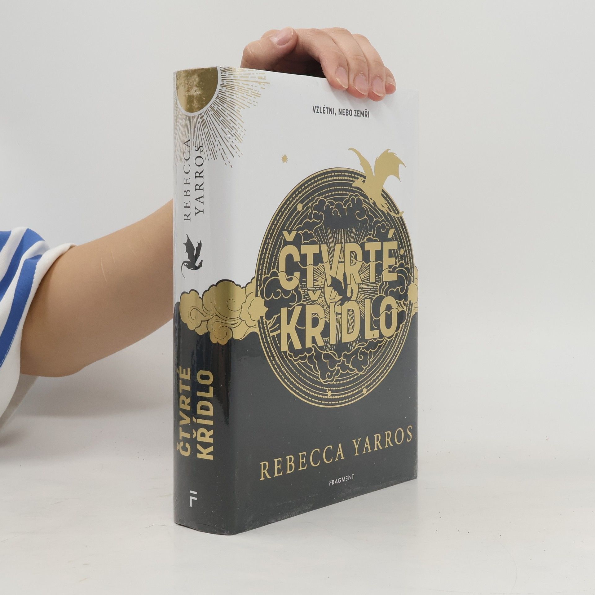 Rebecca Yarros Čtvrté křídlo