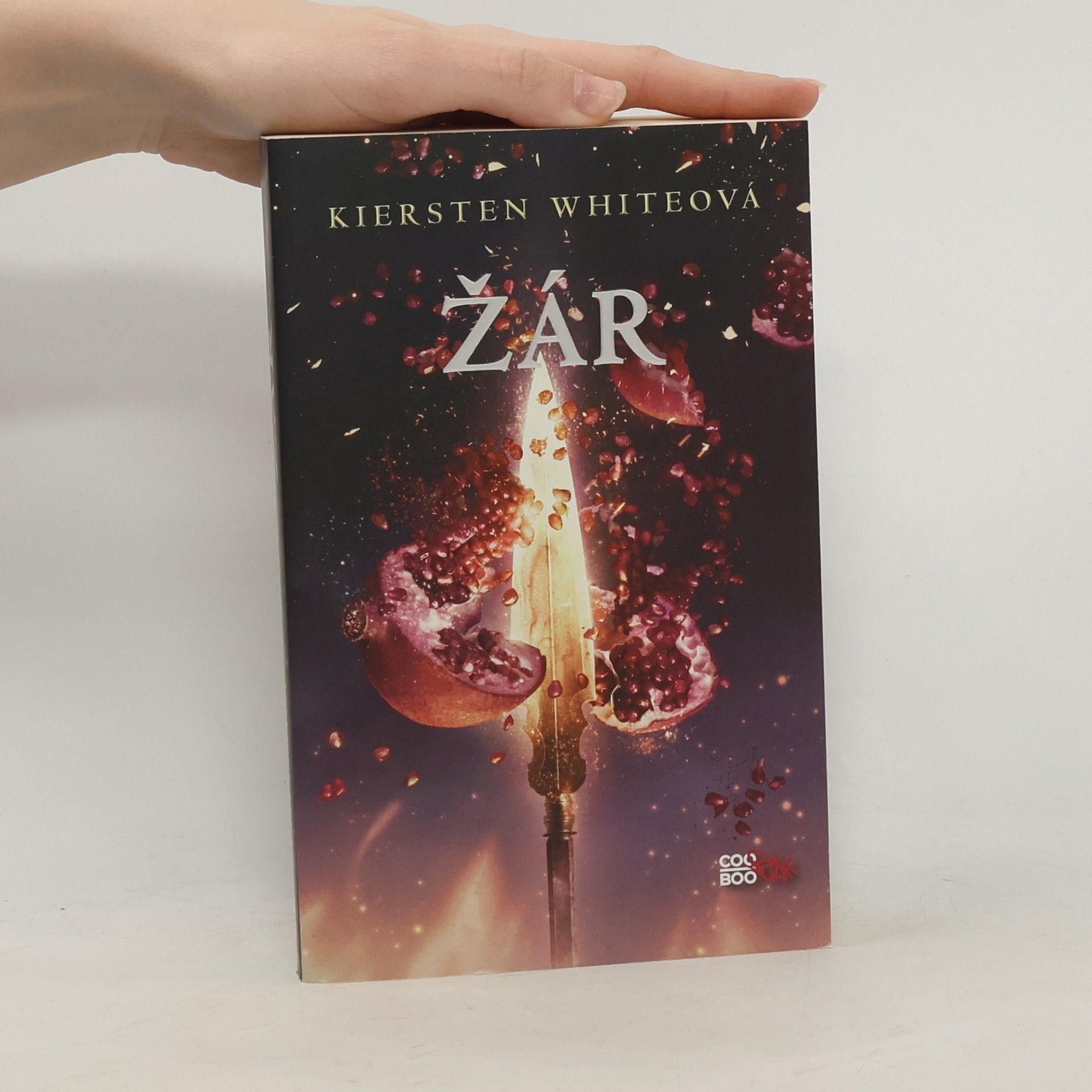 Kiersten White Žár