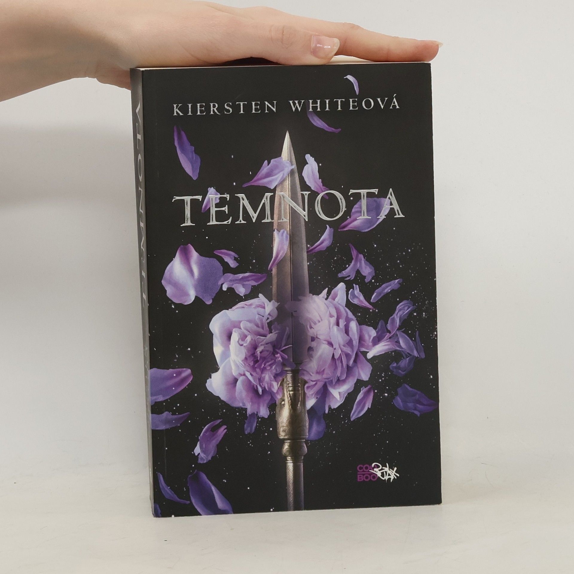 Kiersten White Temnota: Dobyvatelská sága 1