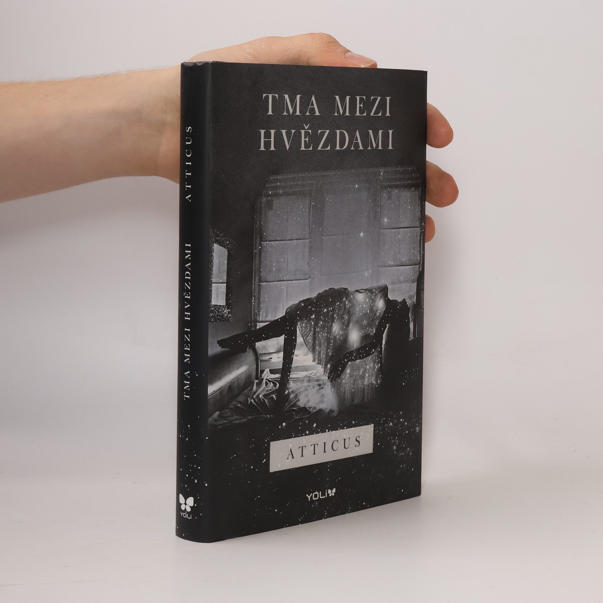 Atticus Tma mezi hvězdami