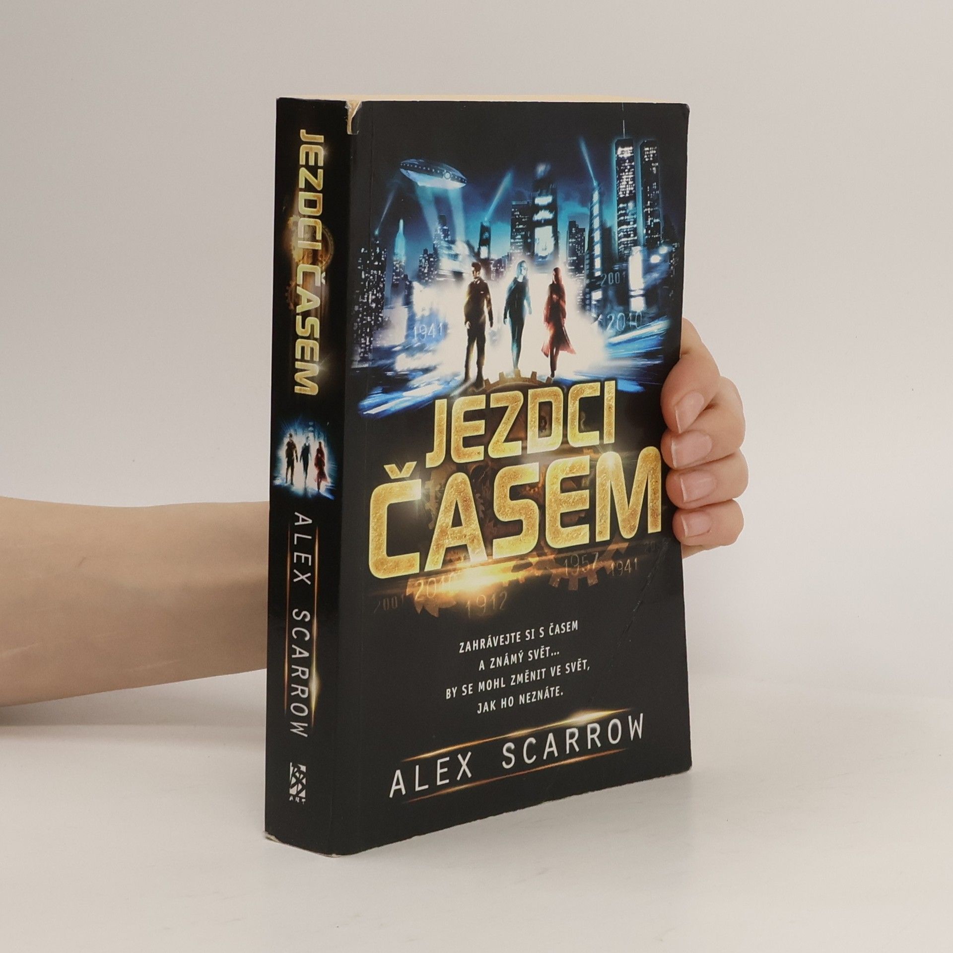 Alex Scarrow Jezdci časem