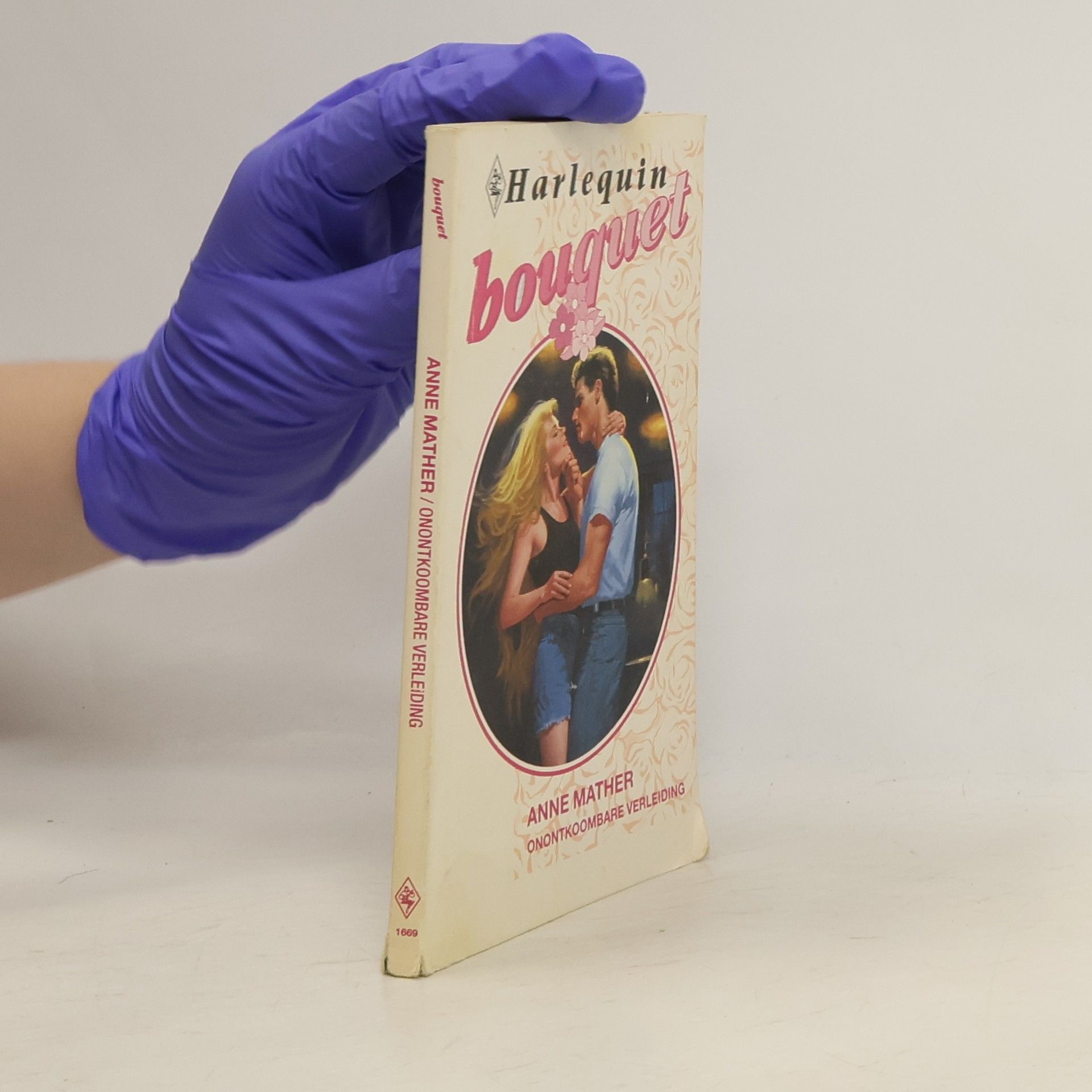 Anne Mather Harlequin Bouquet - 1669: Onontkoombare verleiding