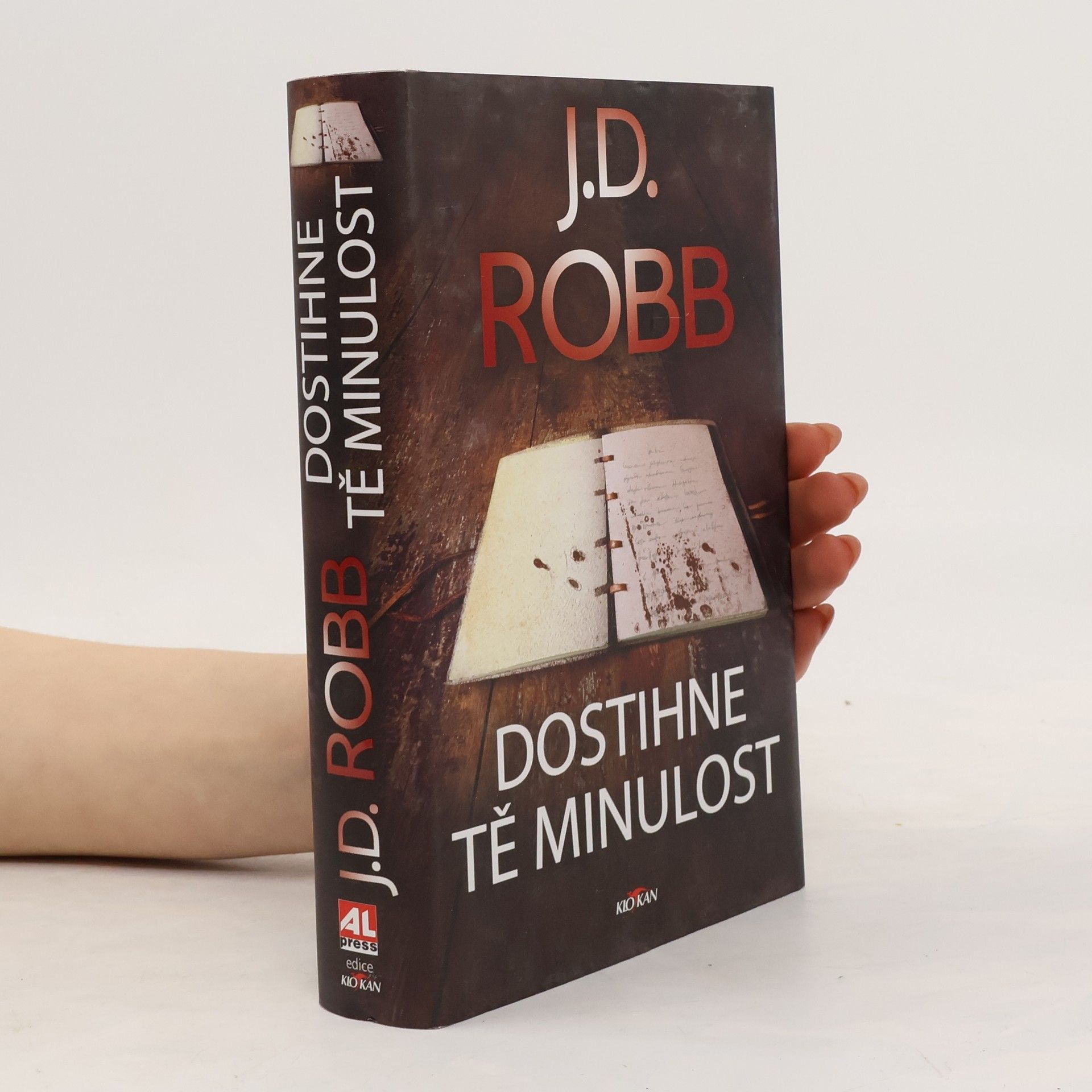 Nora Roberts Dostihne tě minulost