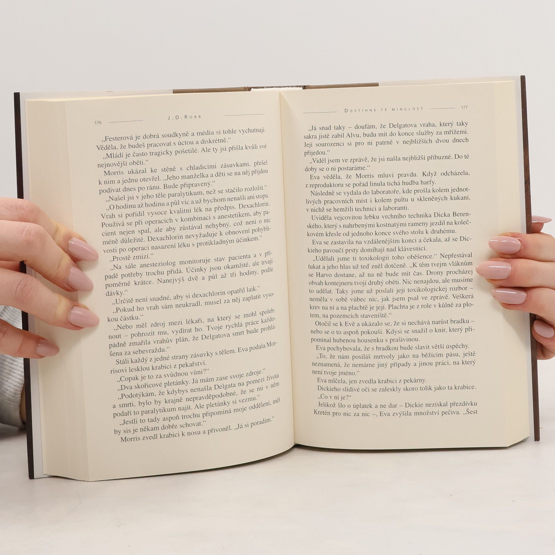 Nora Roberts Dostihne tě minulost