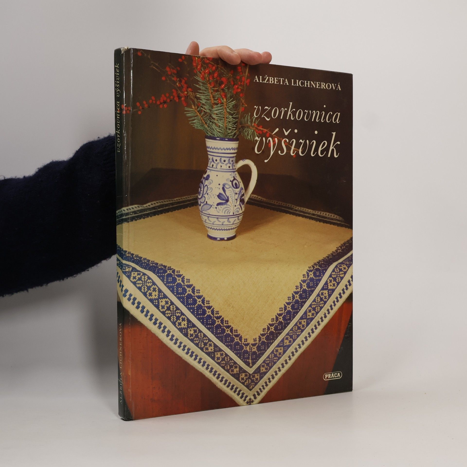 Alžbeta Lichnerová Vzorkovnica výšiviek
