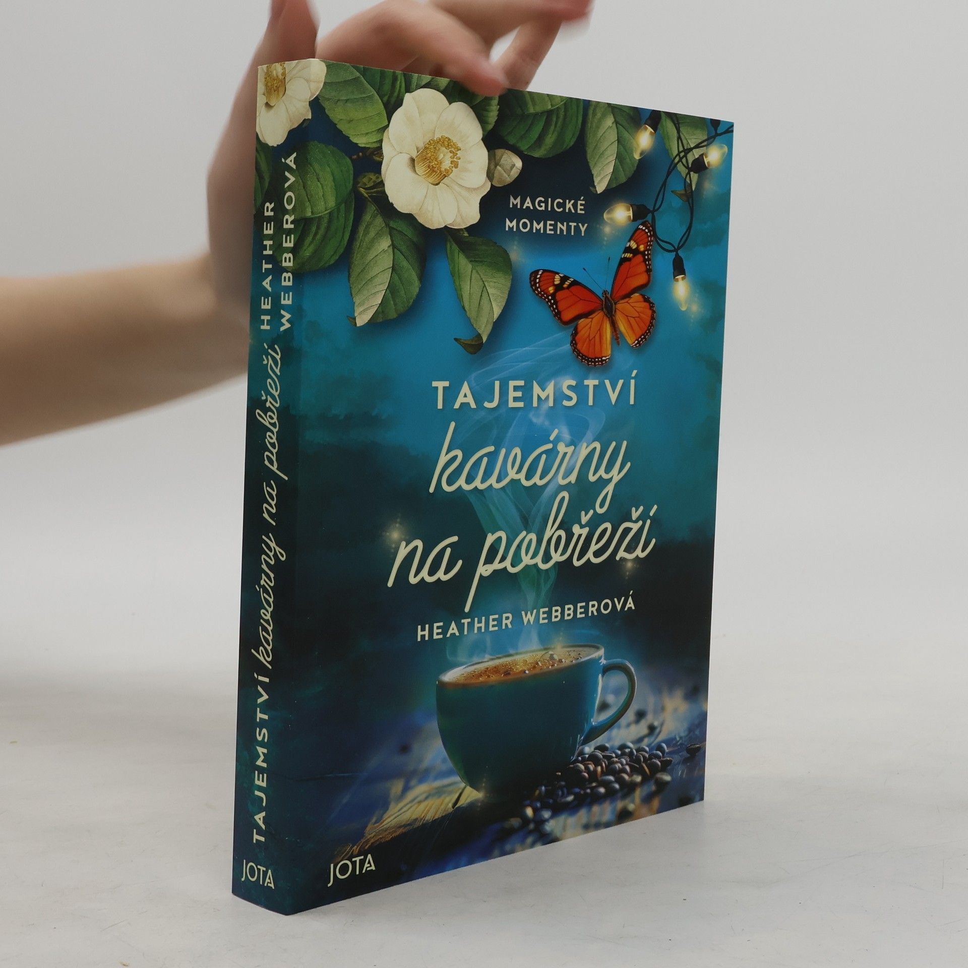 Tajemství kavárny na pobřeží