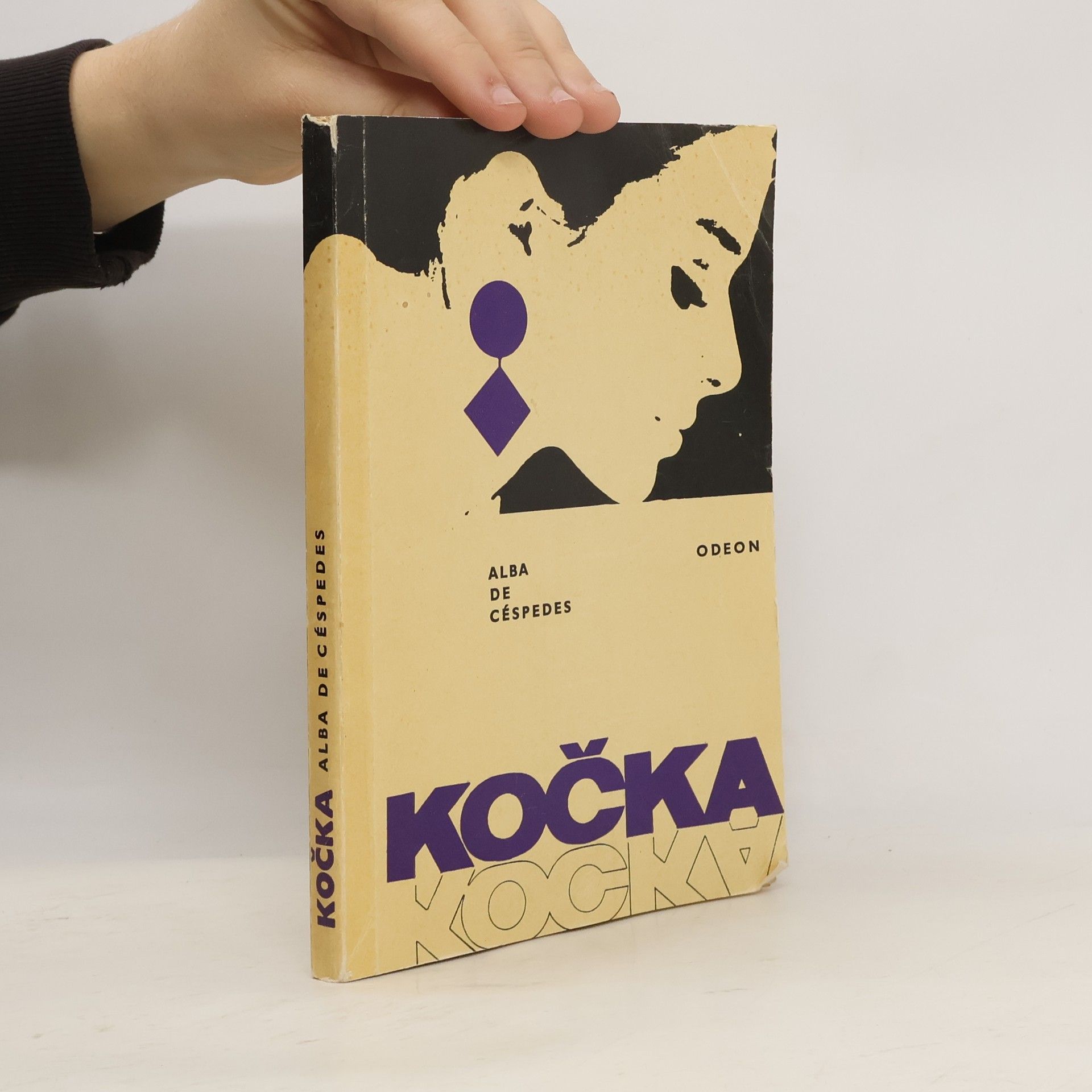 Alba de Céspedes Kočka