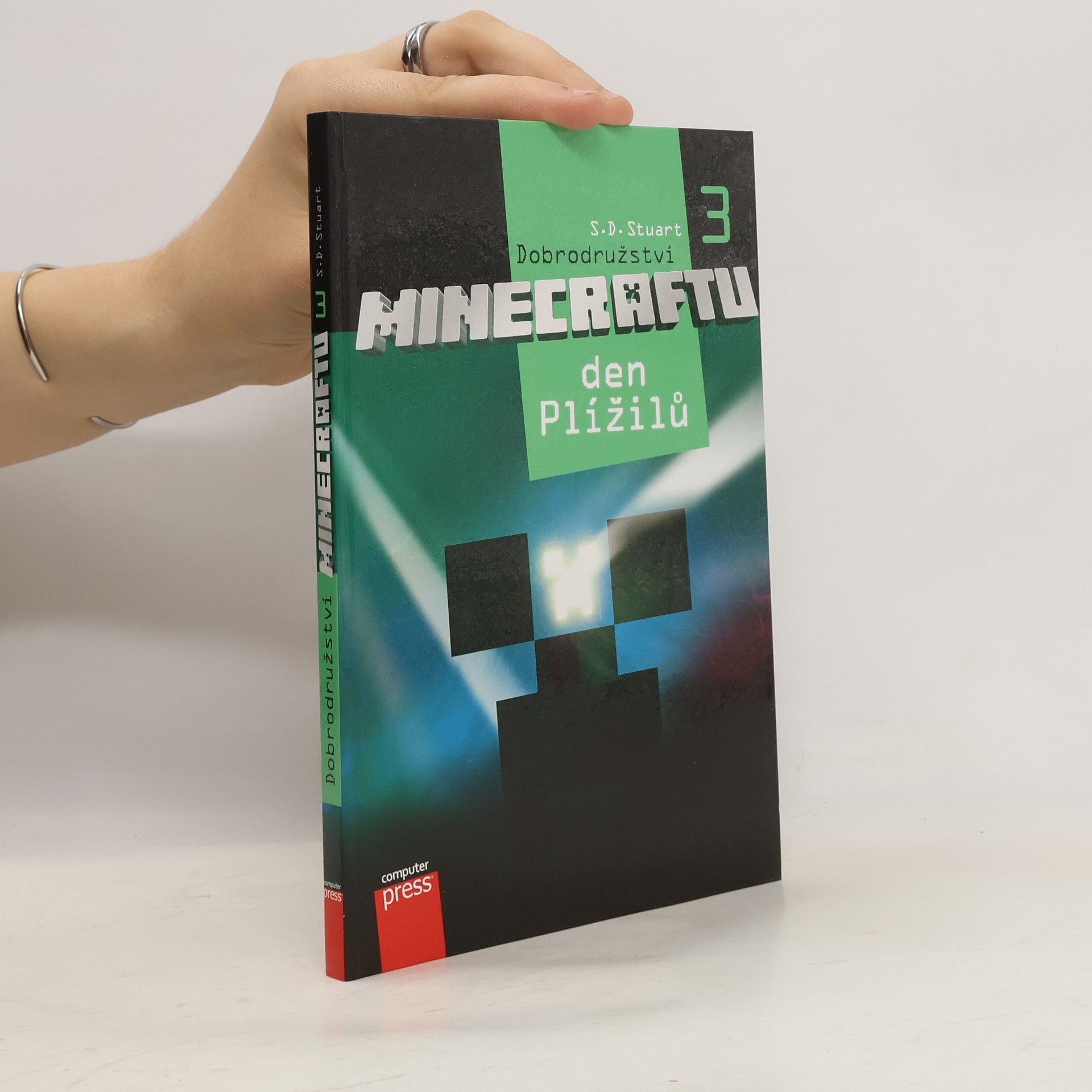 Steve DeWinter Dobrodružství Minecraftu. 3, Den Plížilů