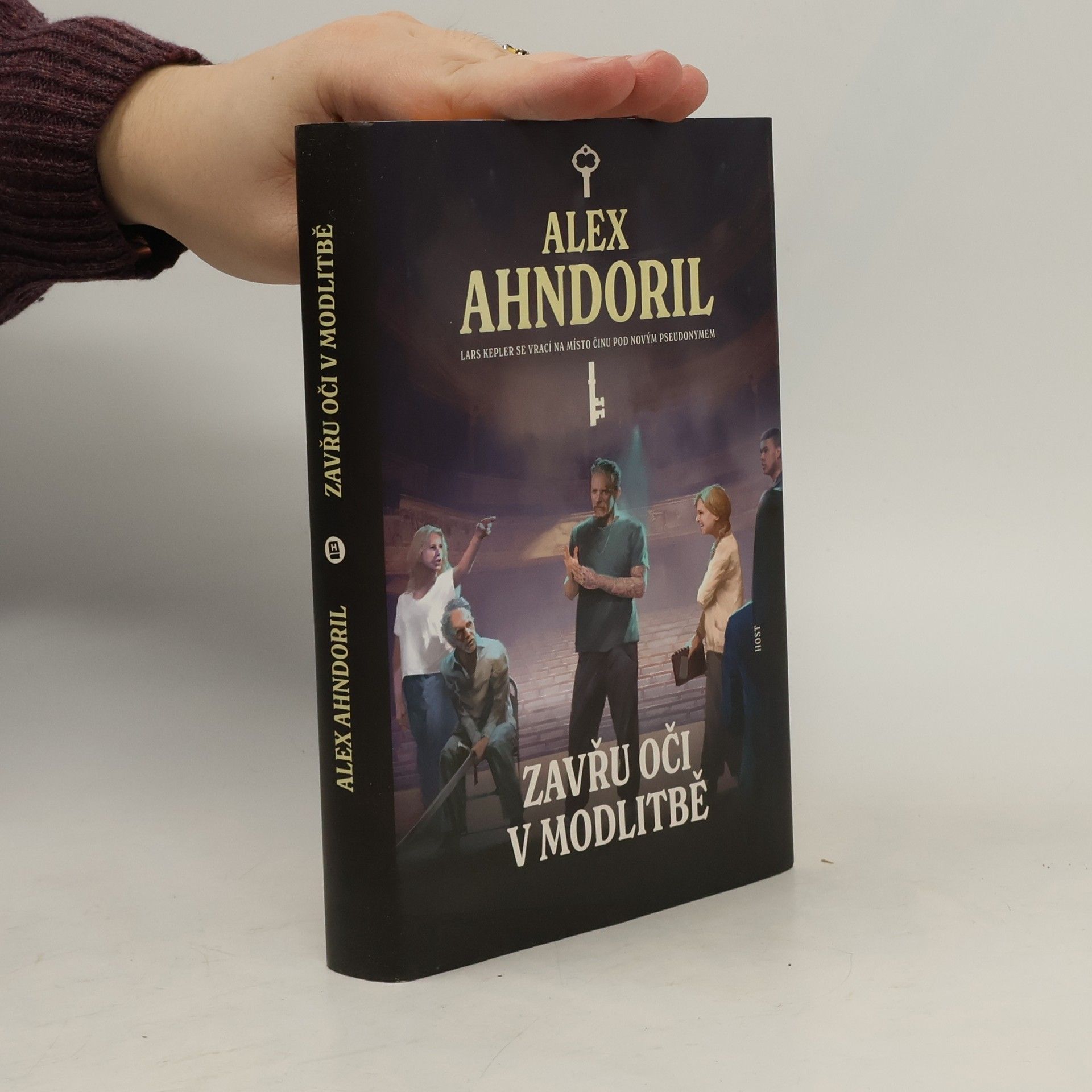 Zavřu oči v modlitbě