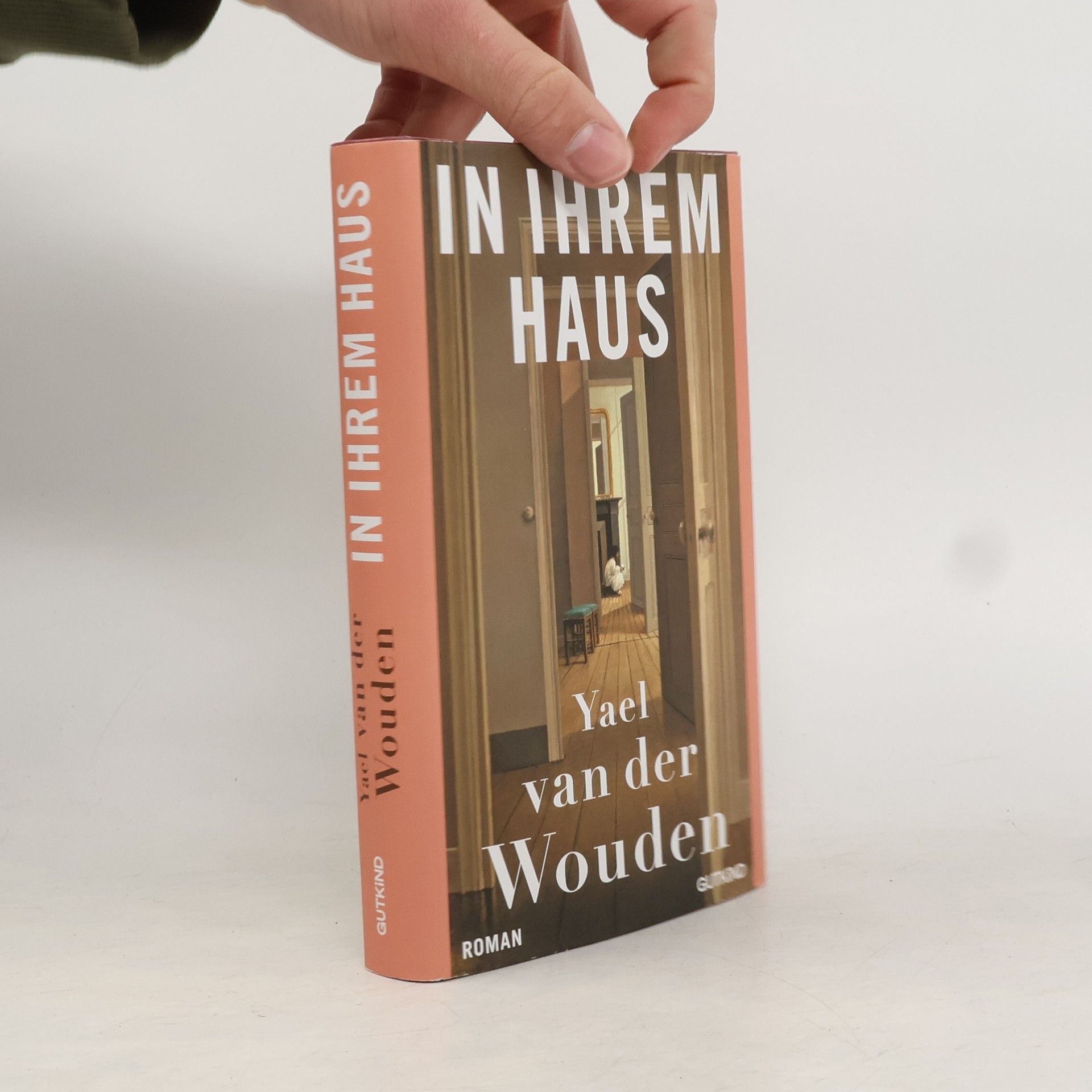 Yael van der Wouden In ihrem Haus