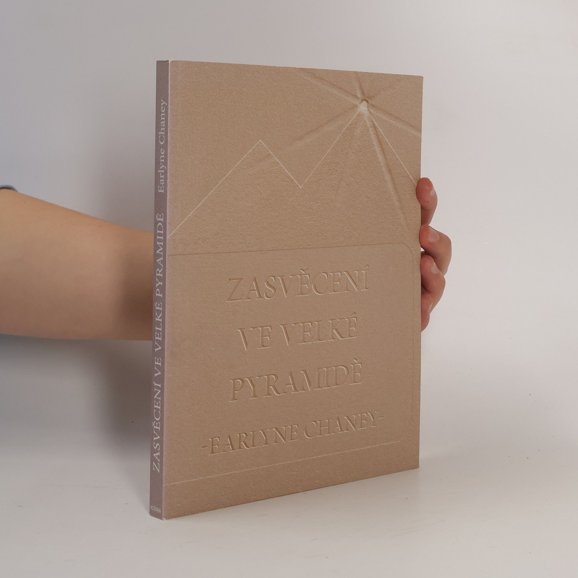 Earlyne Chaney Zasvěcení ve Velké pyramidě