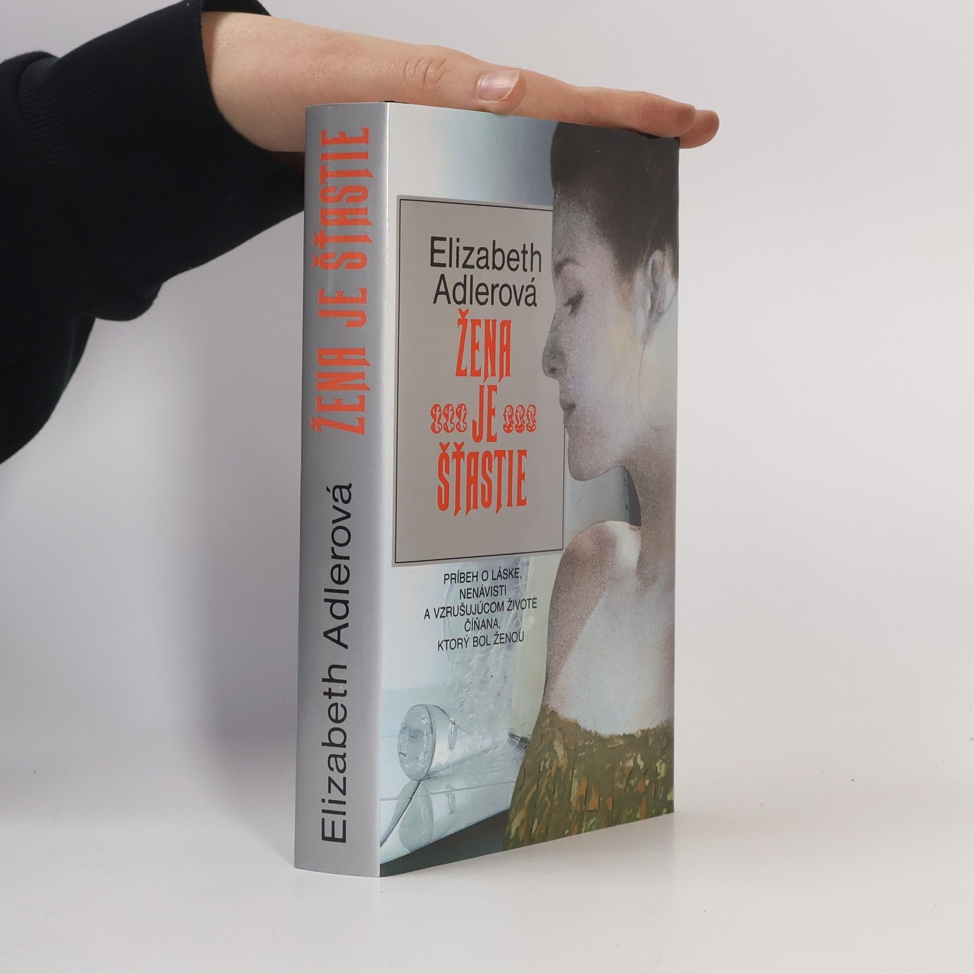 Elizabeth Adler Žena je šťastie