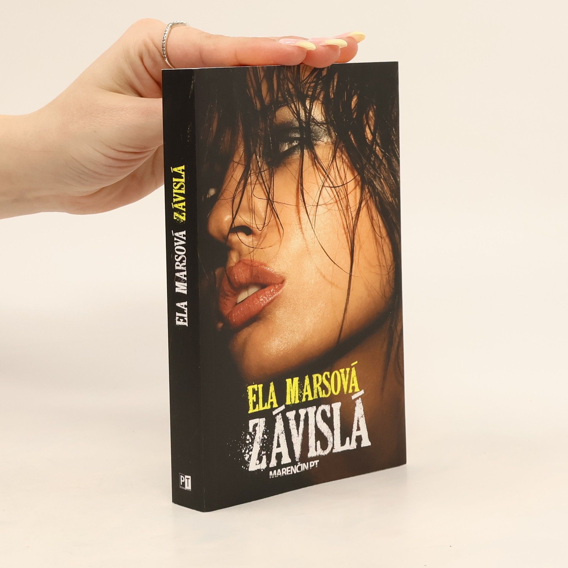 Ela Marsová Závislá