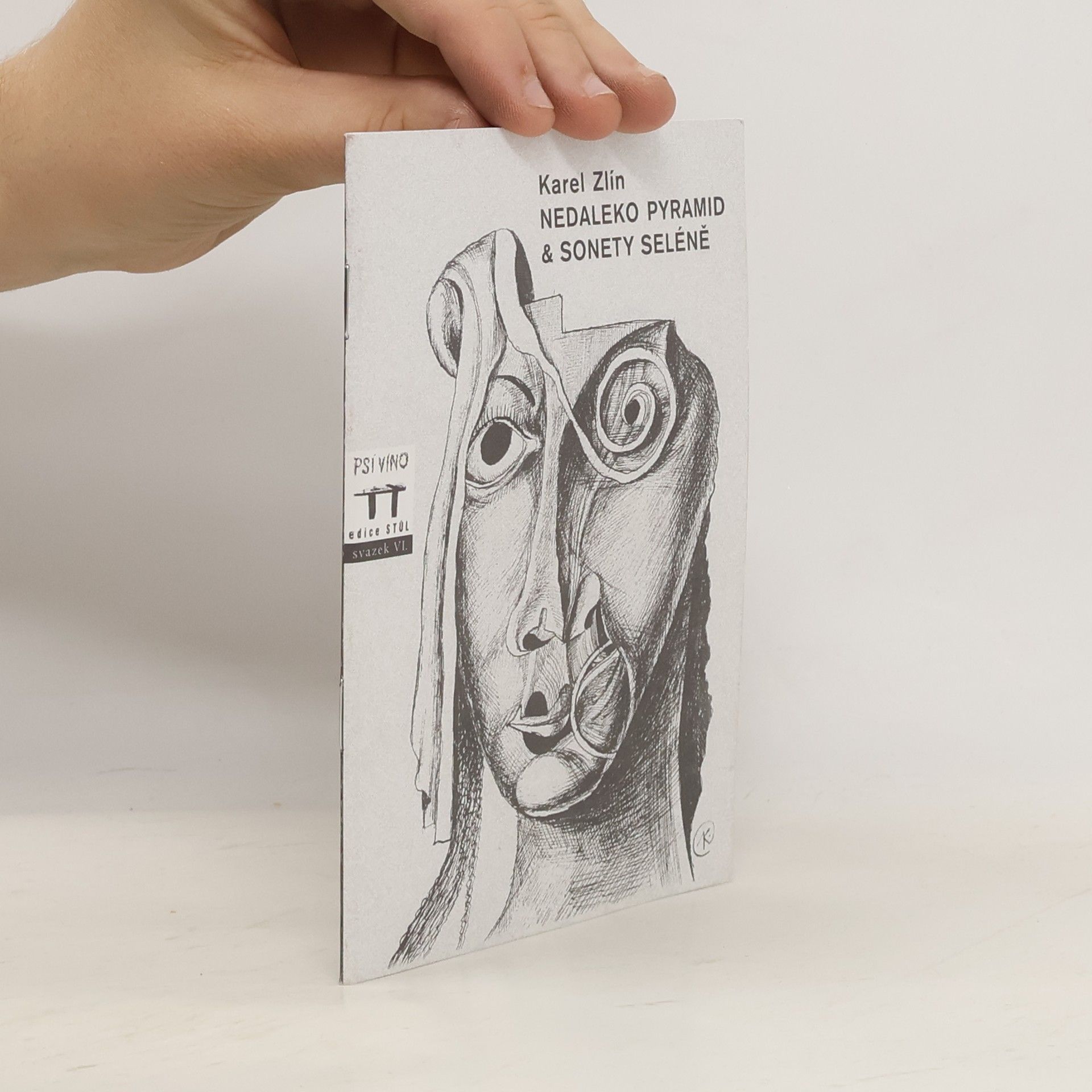 Nedaleko pyramid & Sonety Seléně