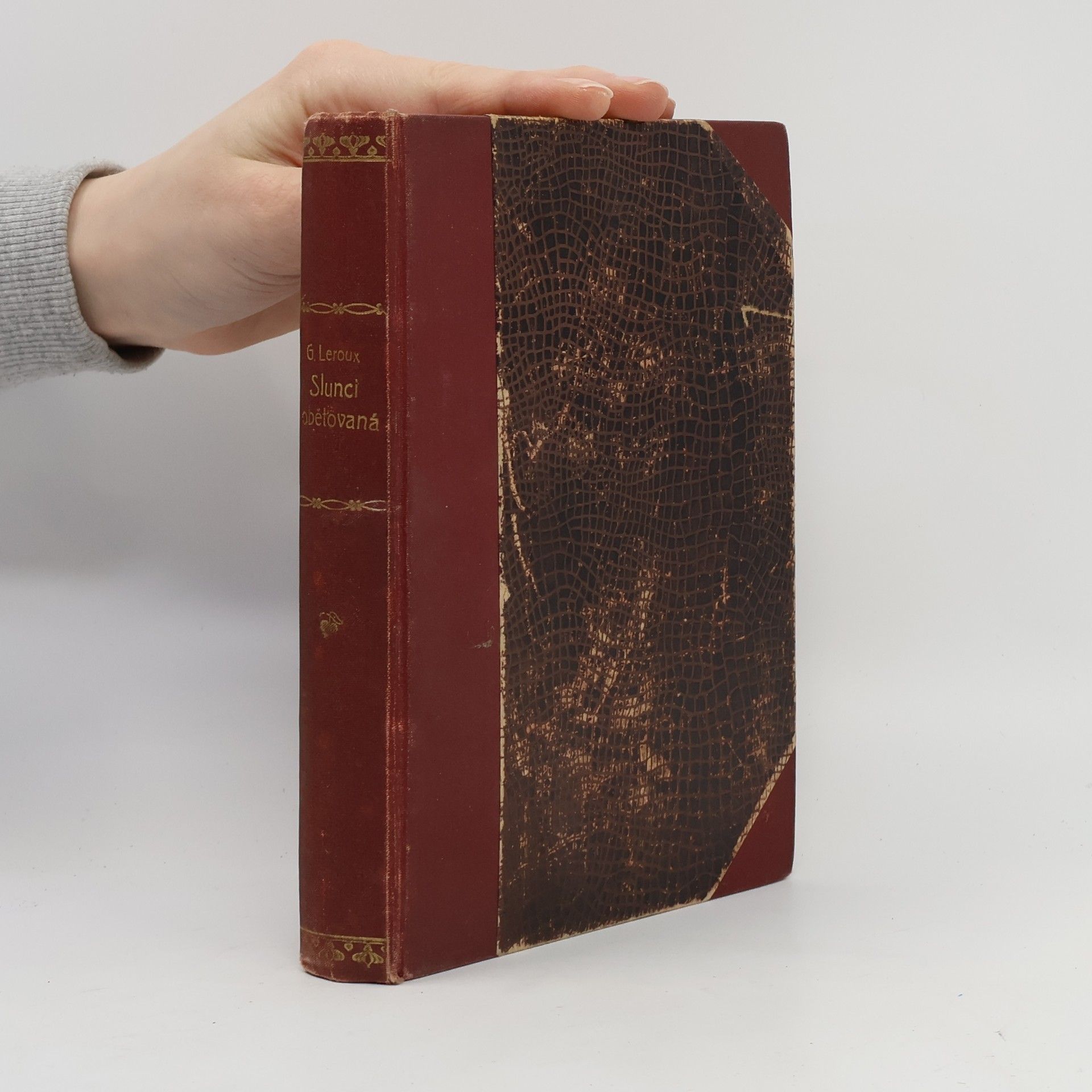 Gaston Leroux Slunci obětovaná