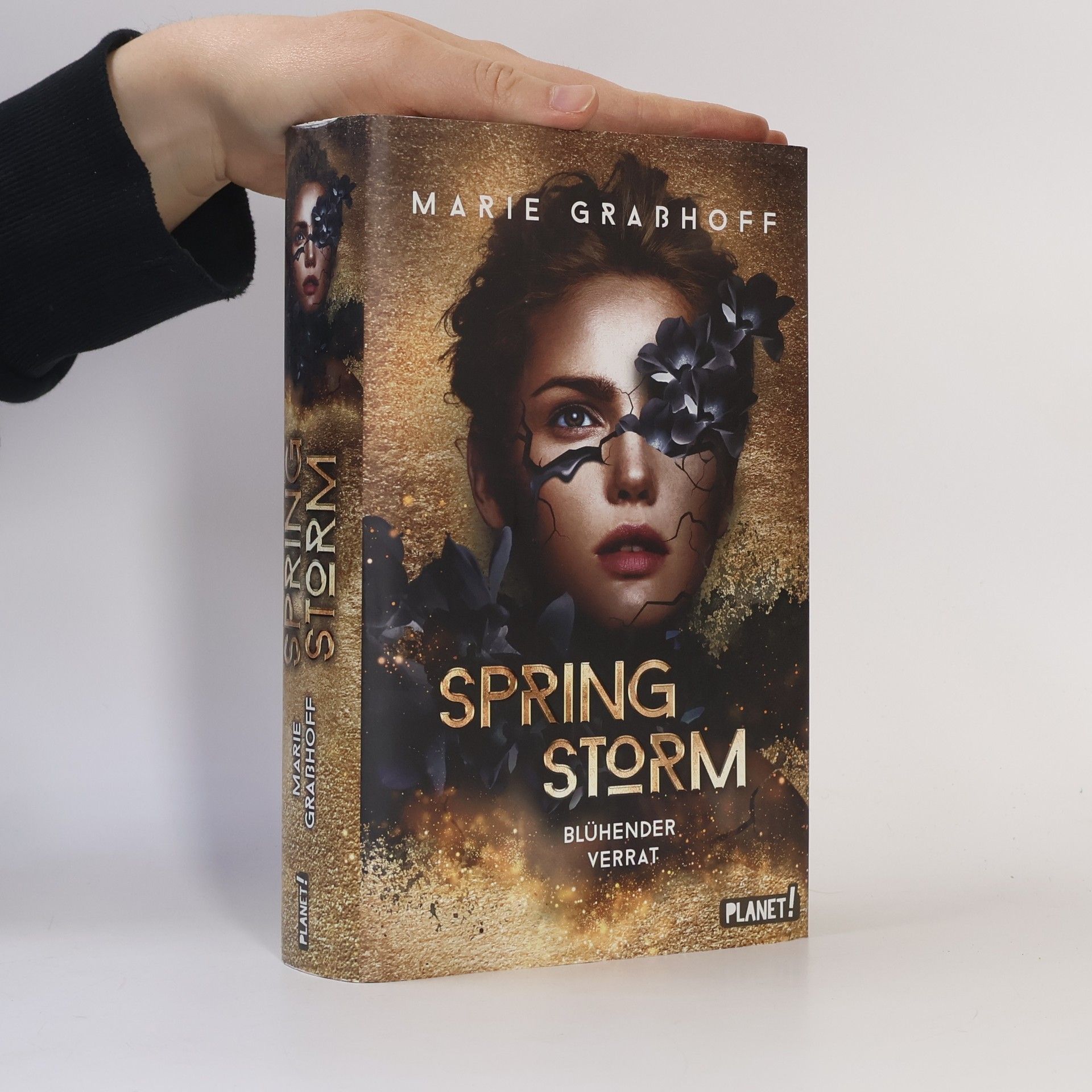 Marie Graßhoff Spring Storm. Blühender Verrat