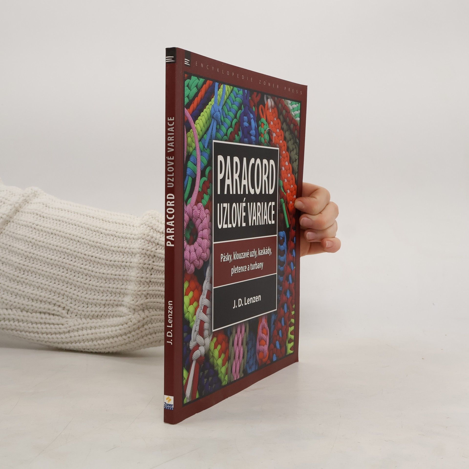 J. D. Lenzen Paracord – Uzlové variace
