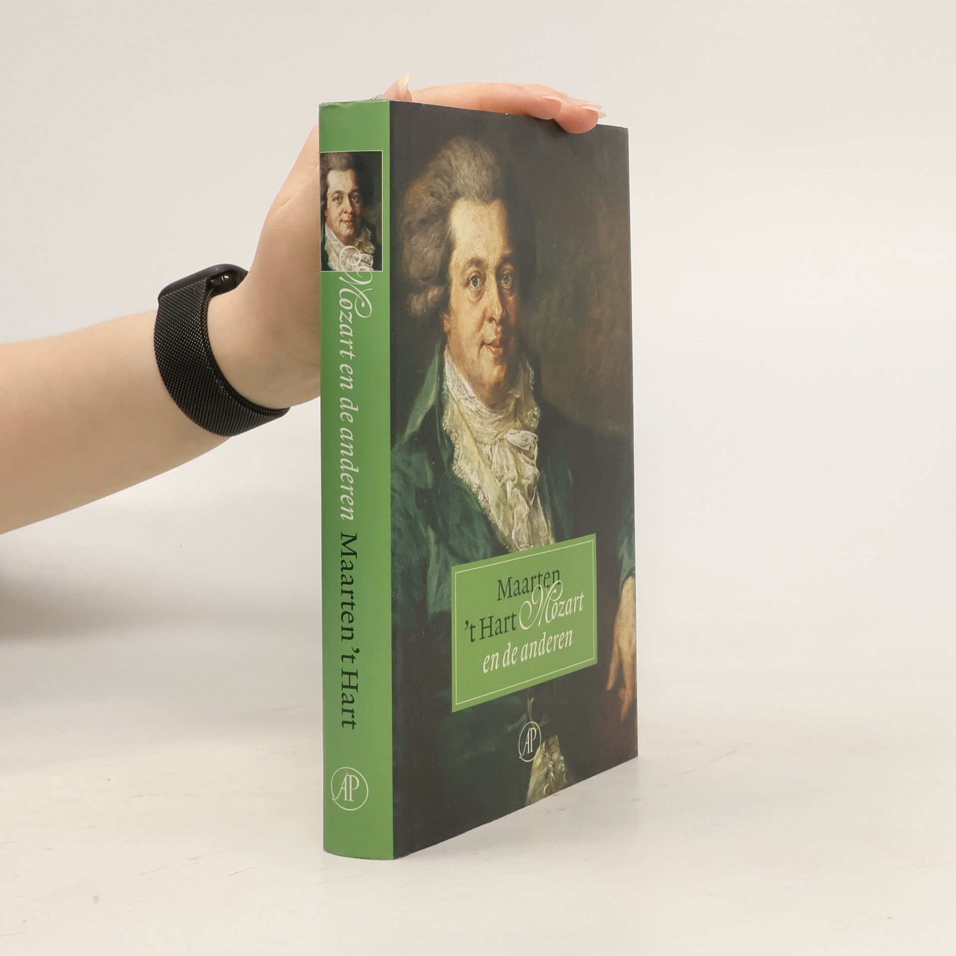 Maarten t. Hart Mozart en de anderen