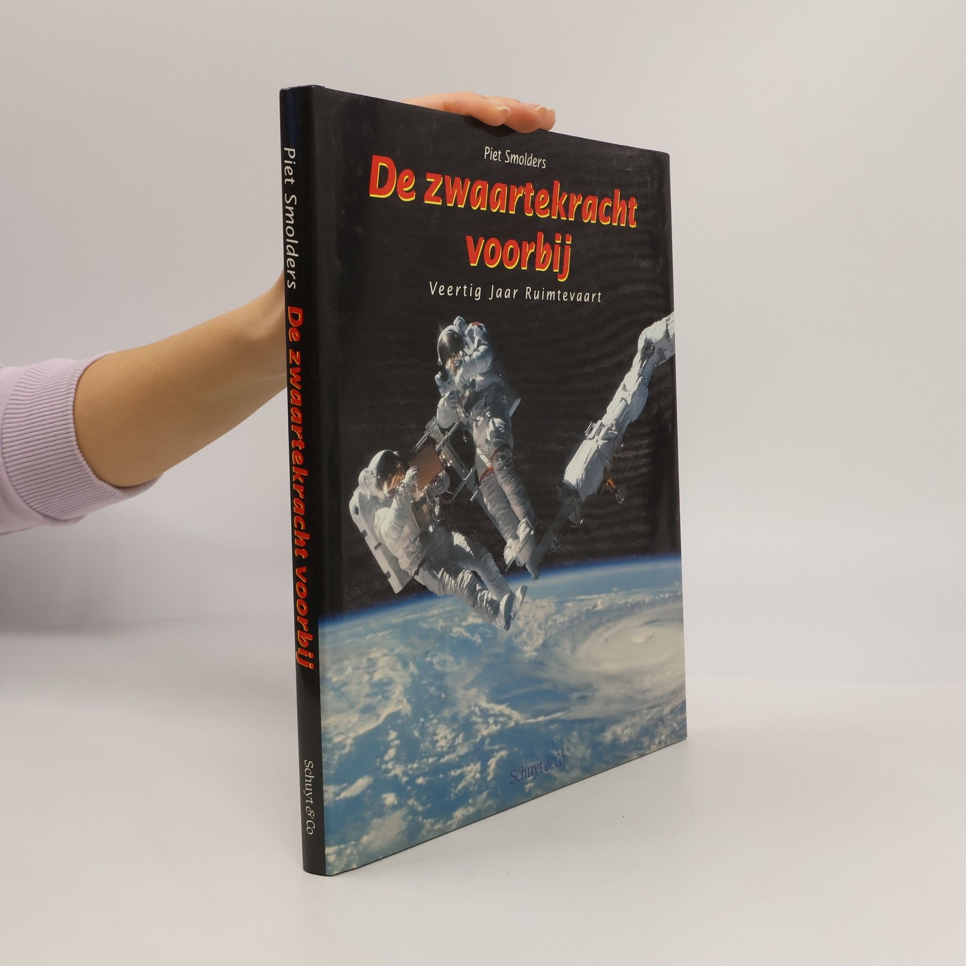 Peter L. Smolders De zwaartekracht voorbij