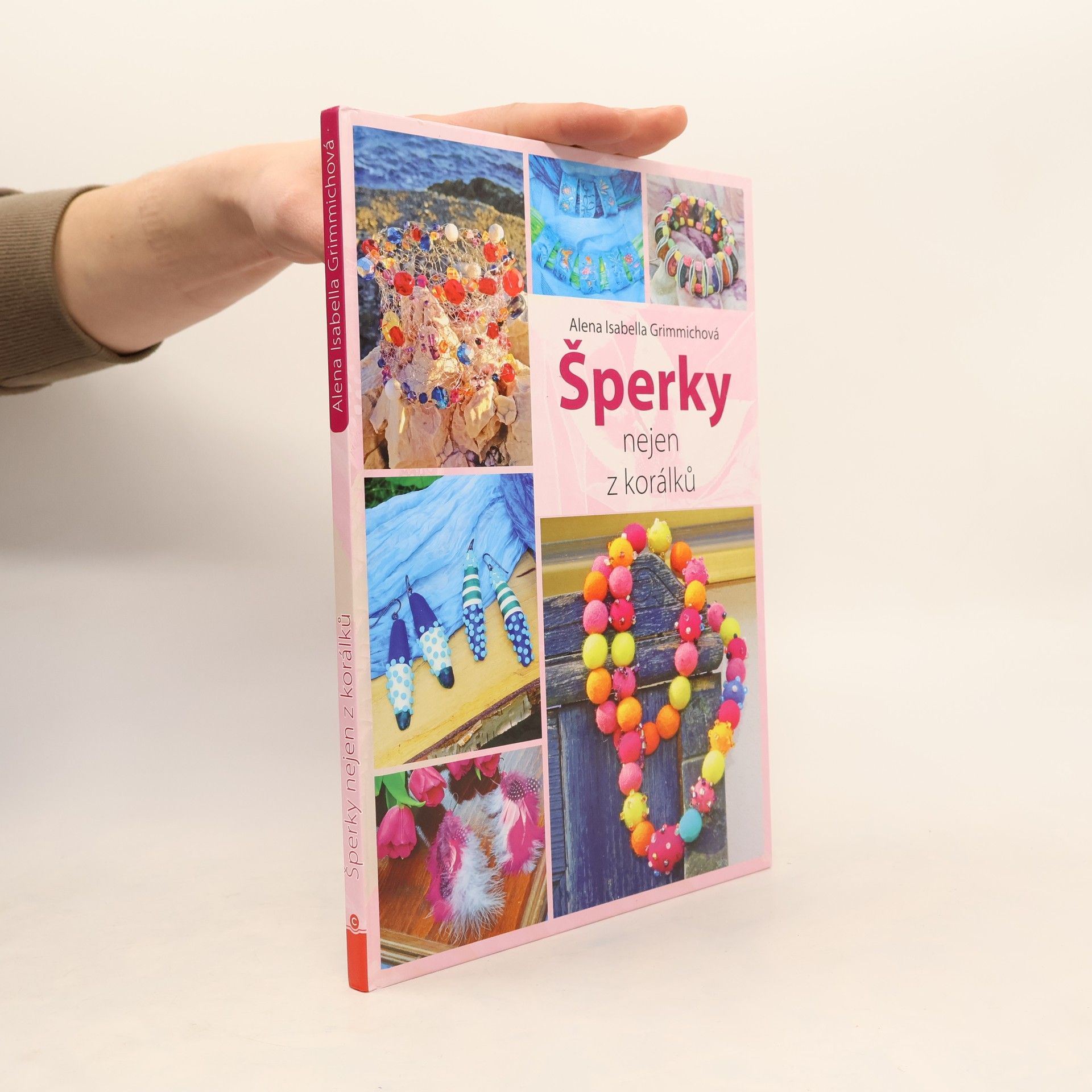 Alena Isabella Grimmichová Šperky nejen z korálků