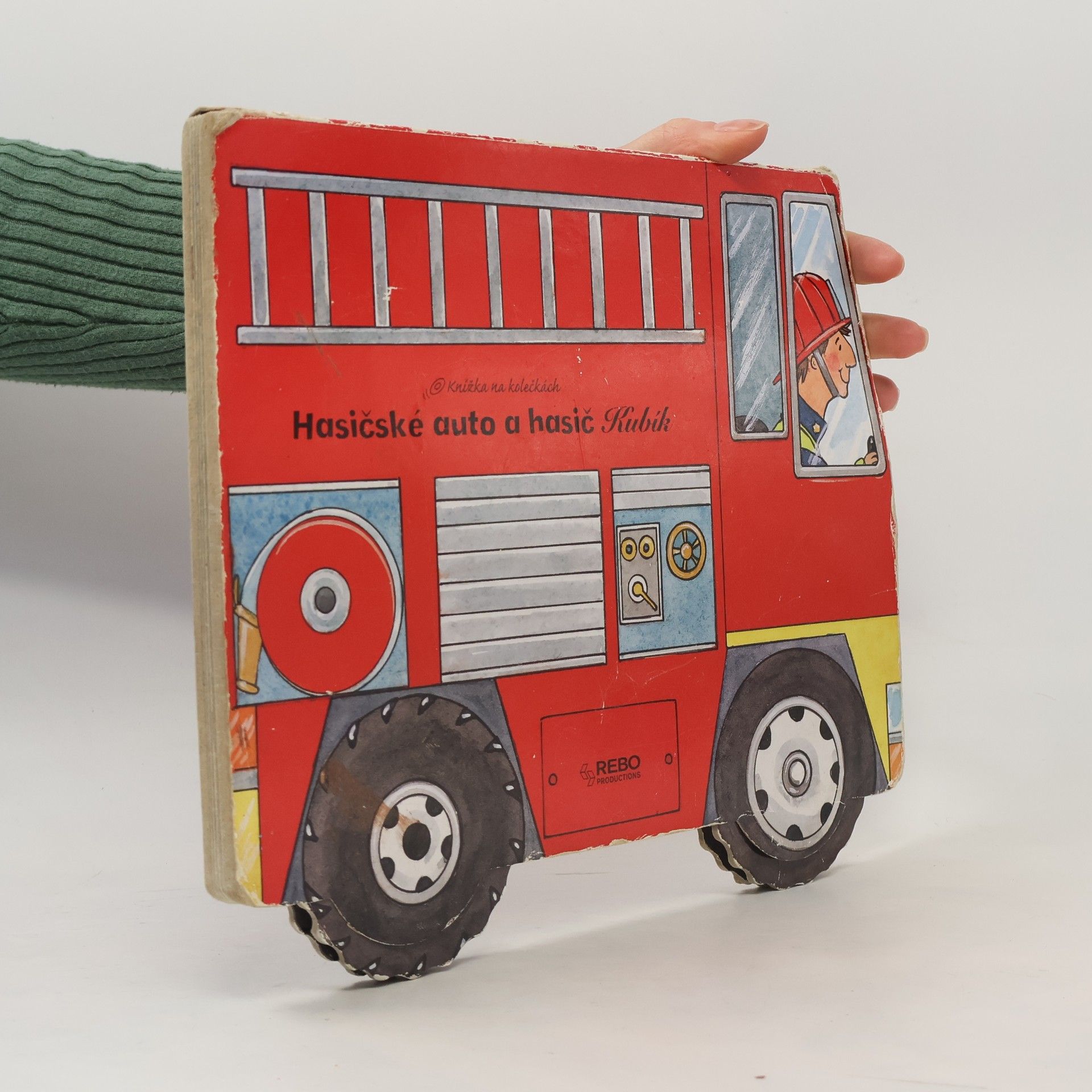 Julia Oliver Hasičské auto a hasič Kubík