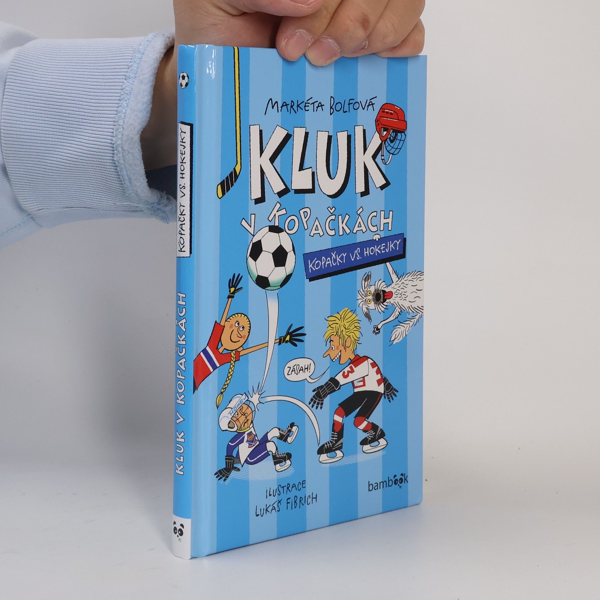 Markéta Bolfová Kopačky vs. hokejky