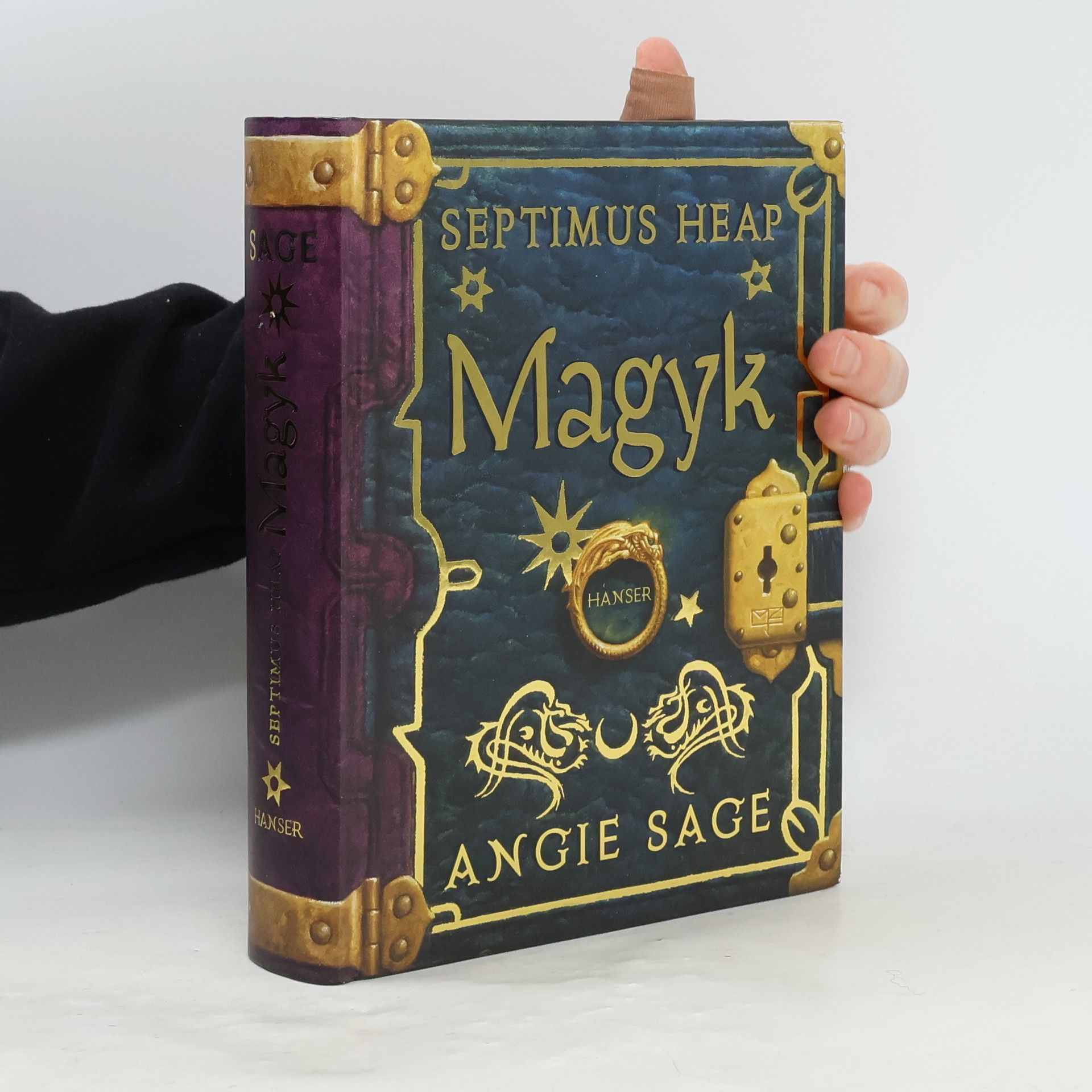 Angie Sage Magyk