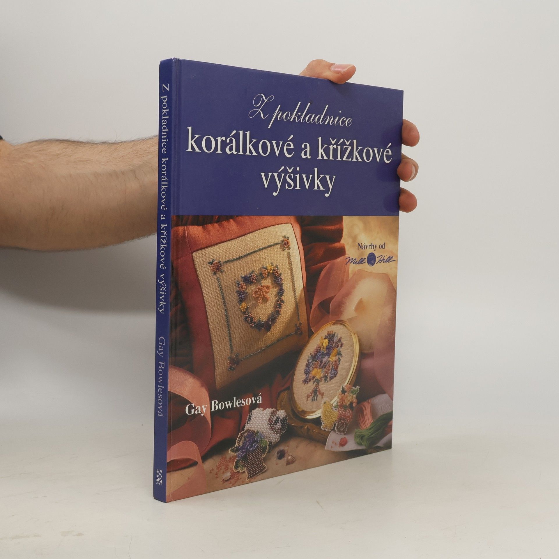 Gay Bowles Z pokladnice korálkové a křížkové výšivky: návrhy od Mill Hill