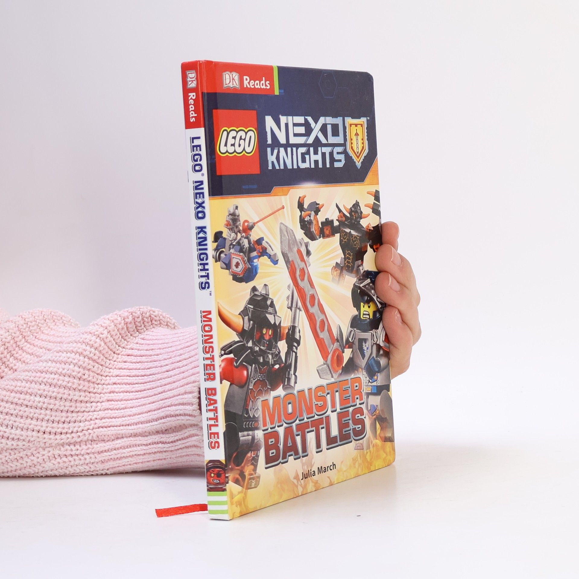 Julia March LEGO NEXO KNIGHTS Monster Battles (DK Reads Reading Alone)