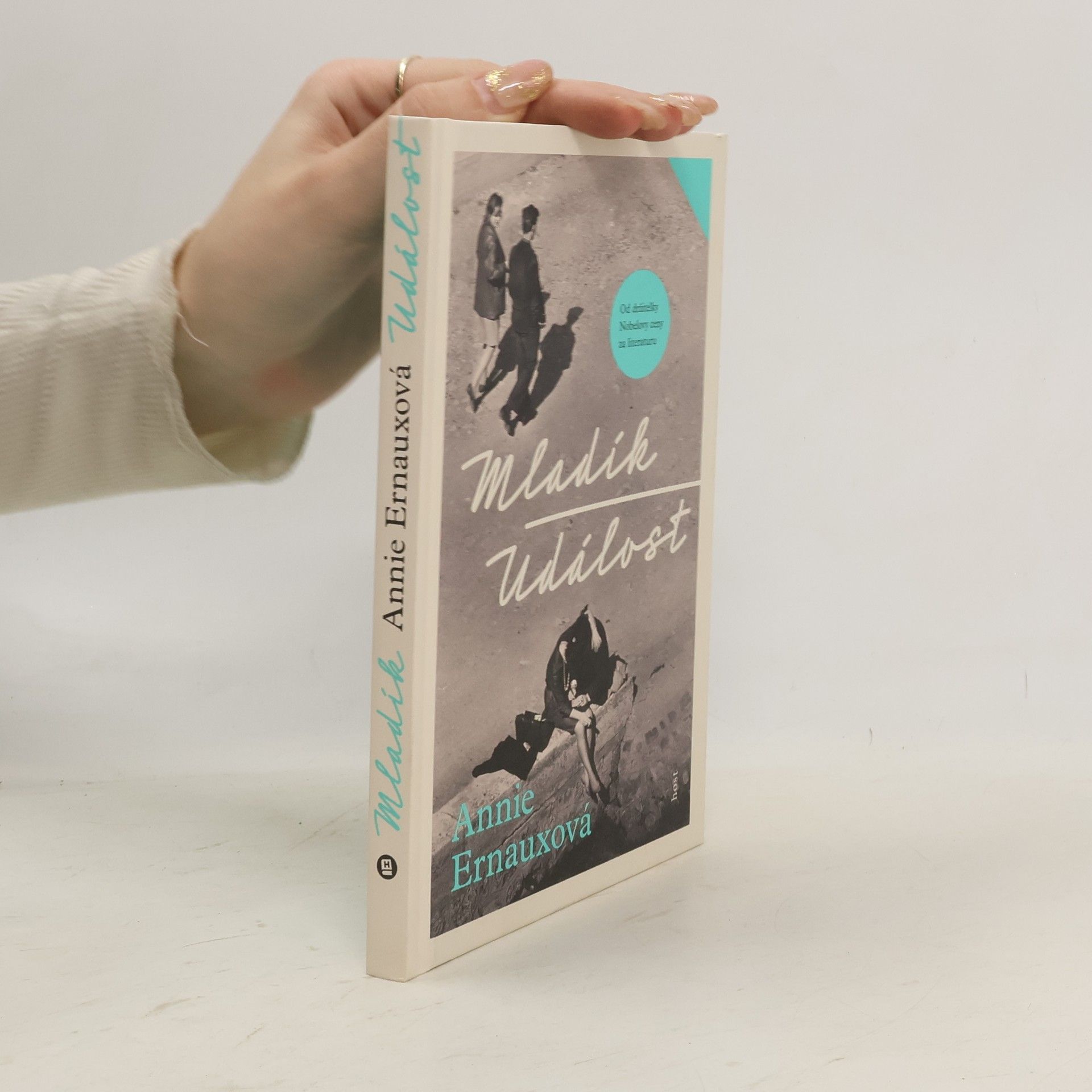 Annie Ernaux Mladík ; Událost