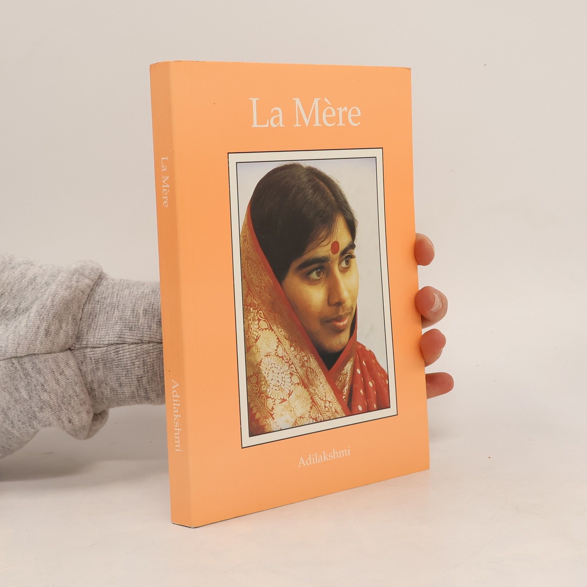 Adilakshmi Olati La Mère