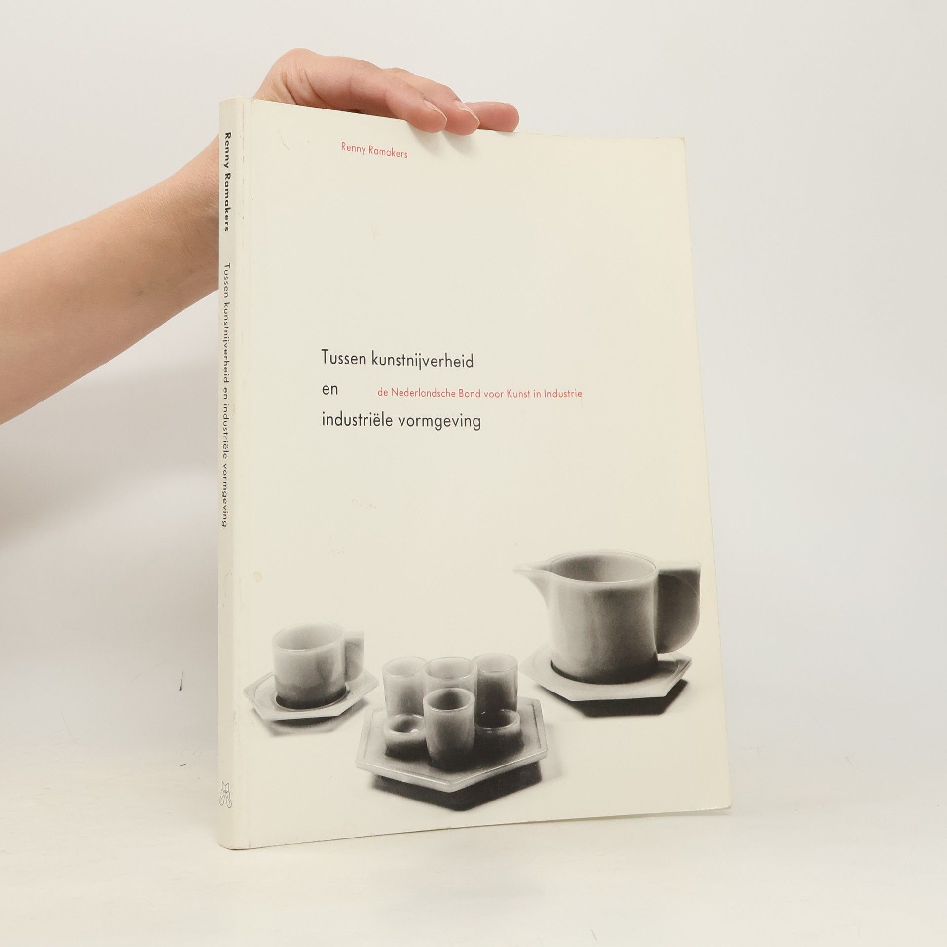 Renny Ramakers Tussen kunstnijverheid en industriële vormgeving