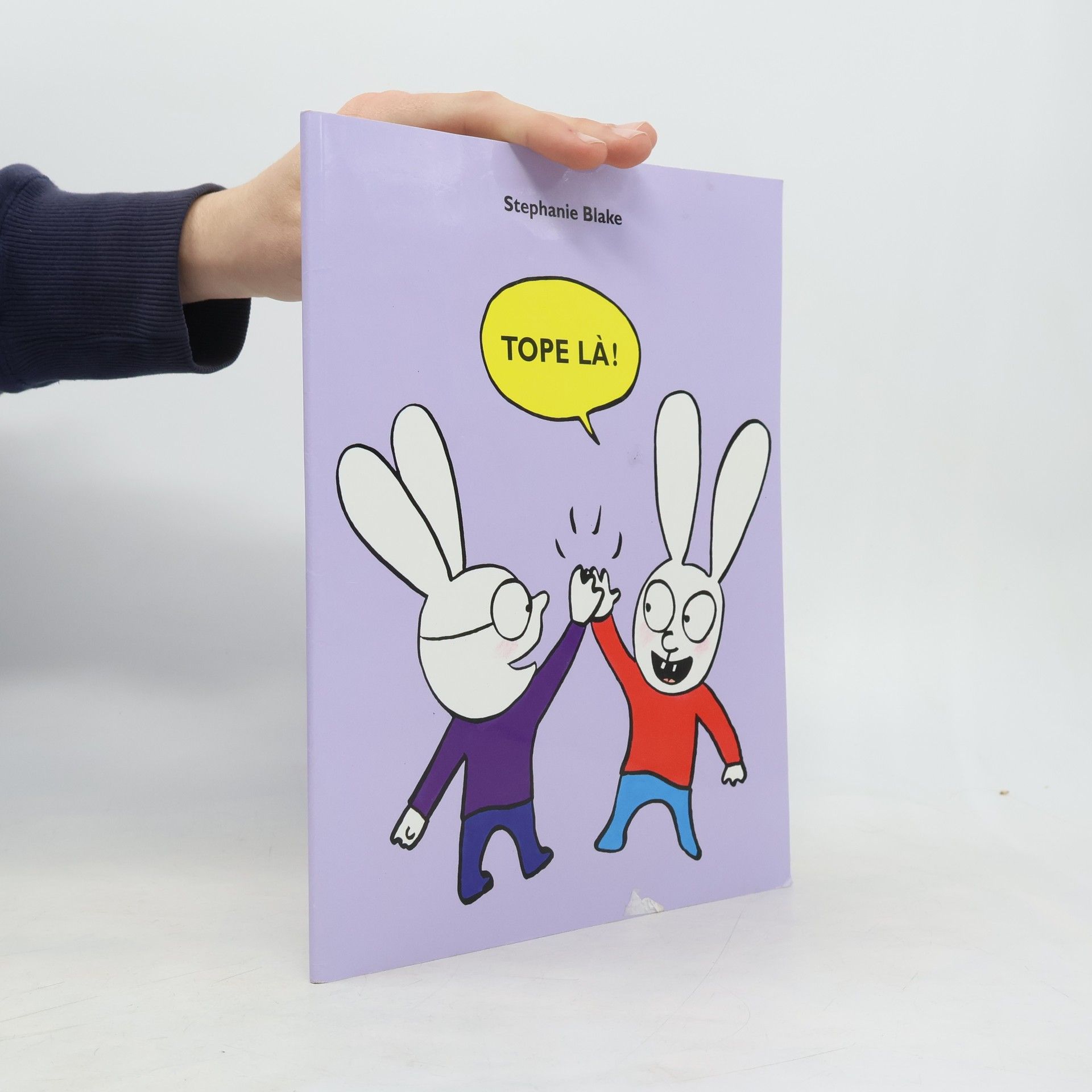 Stephanie Blake Tope là !