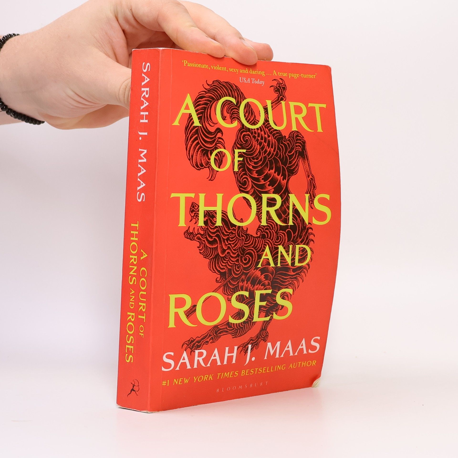 A Court of Thorns and Roses