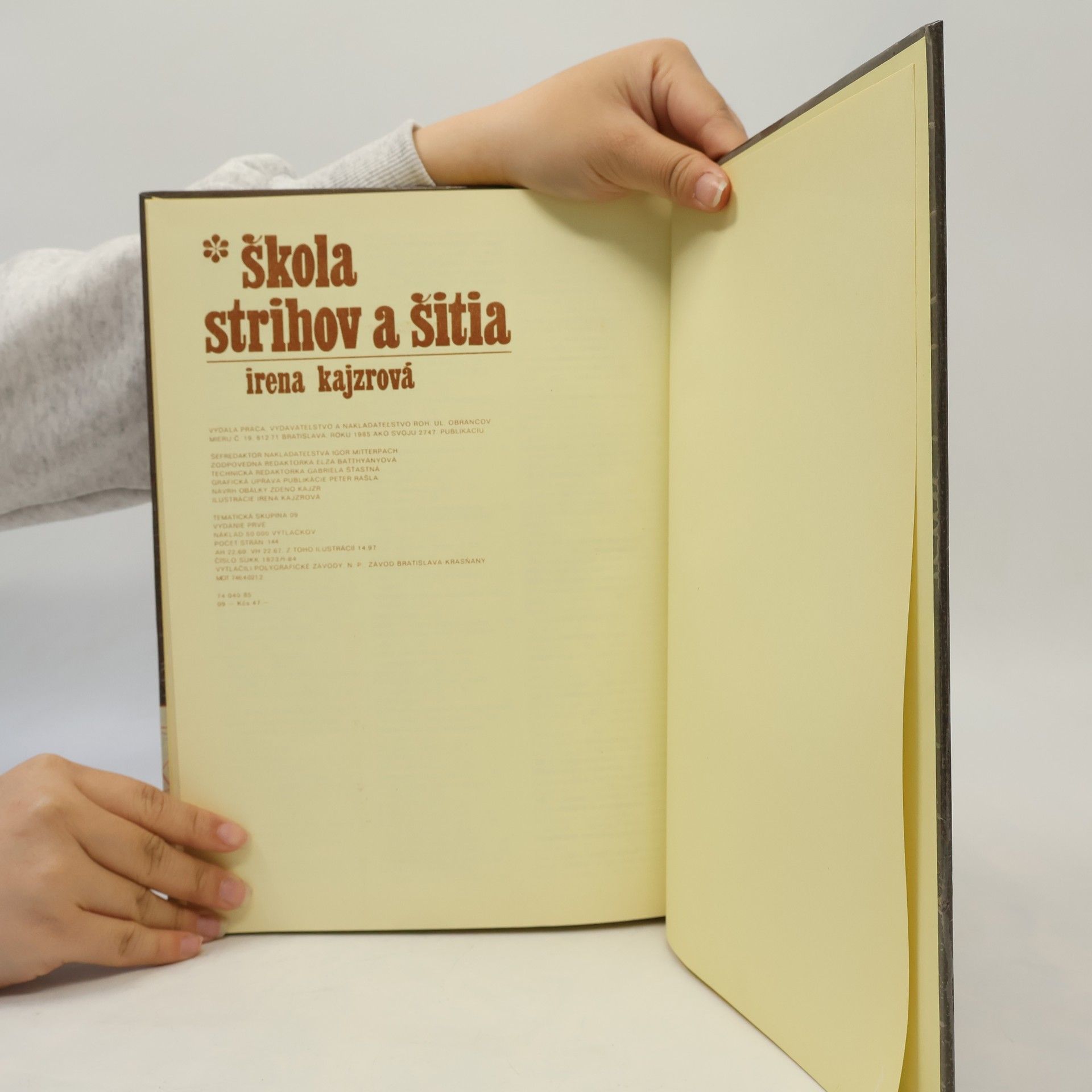 Irena Kajzrová Škola strihov a šitia