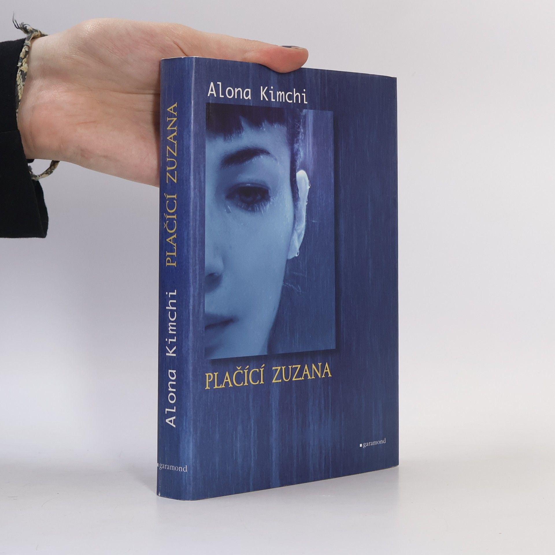 Alona Kimchi Plačící Zuzana