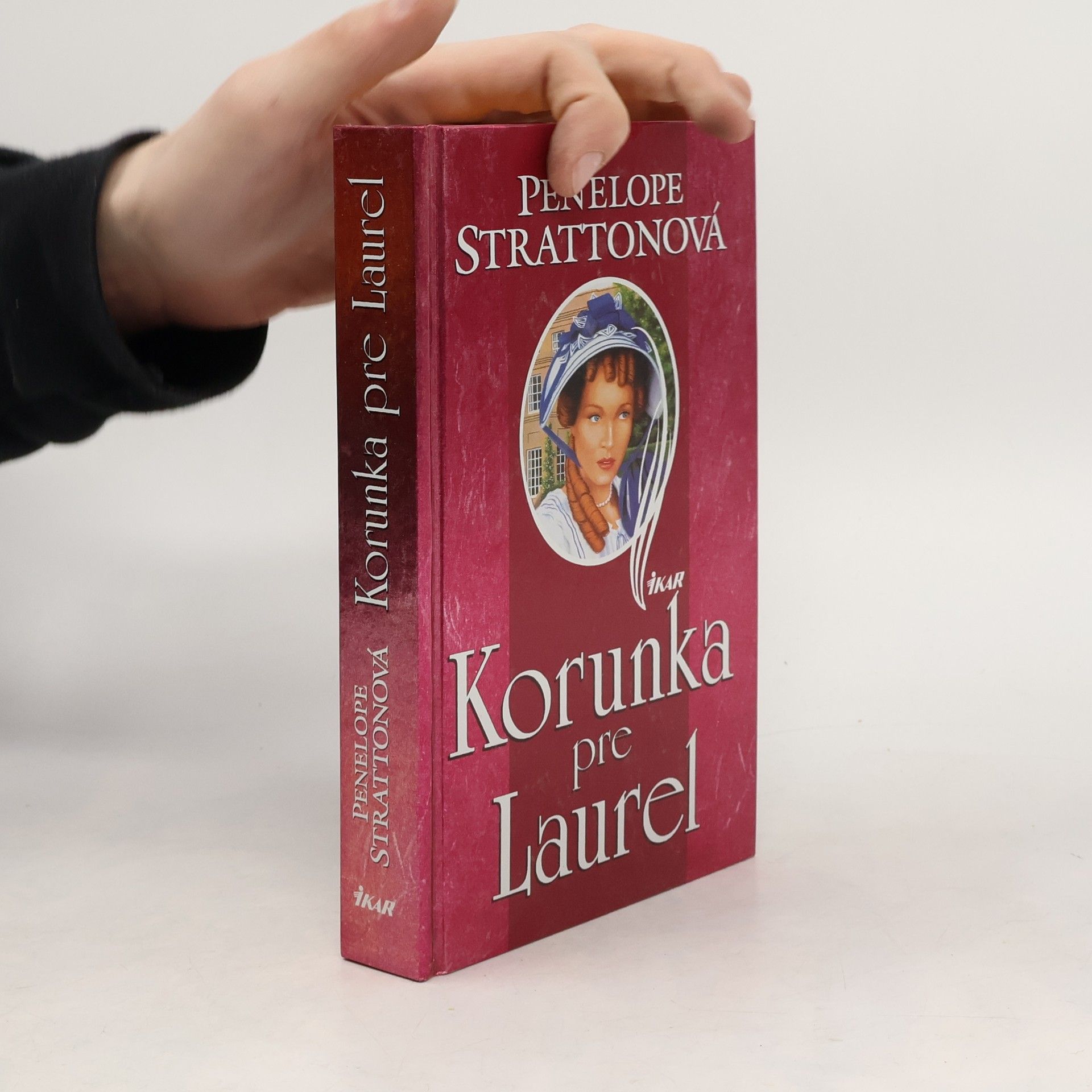 Penelope Stratton Korunka pre Laurel
