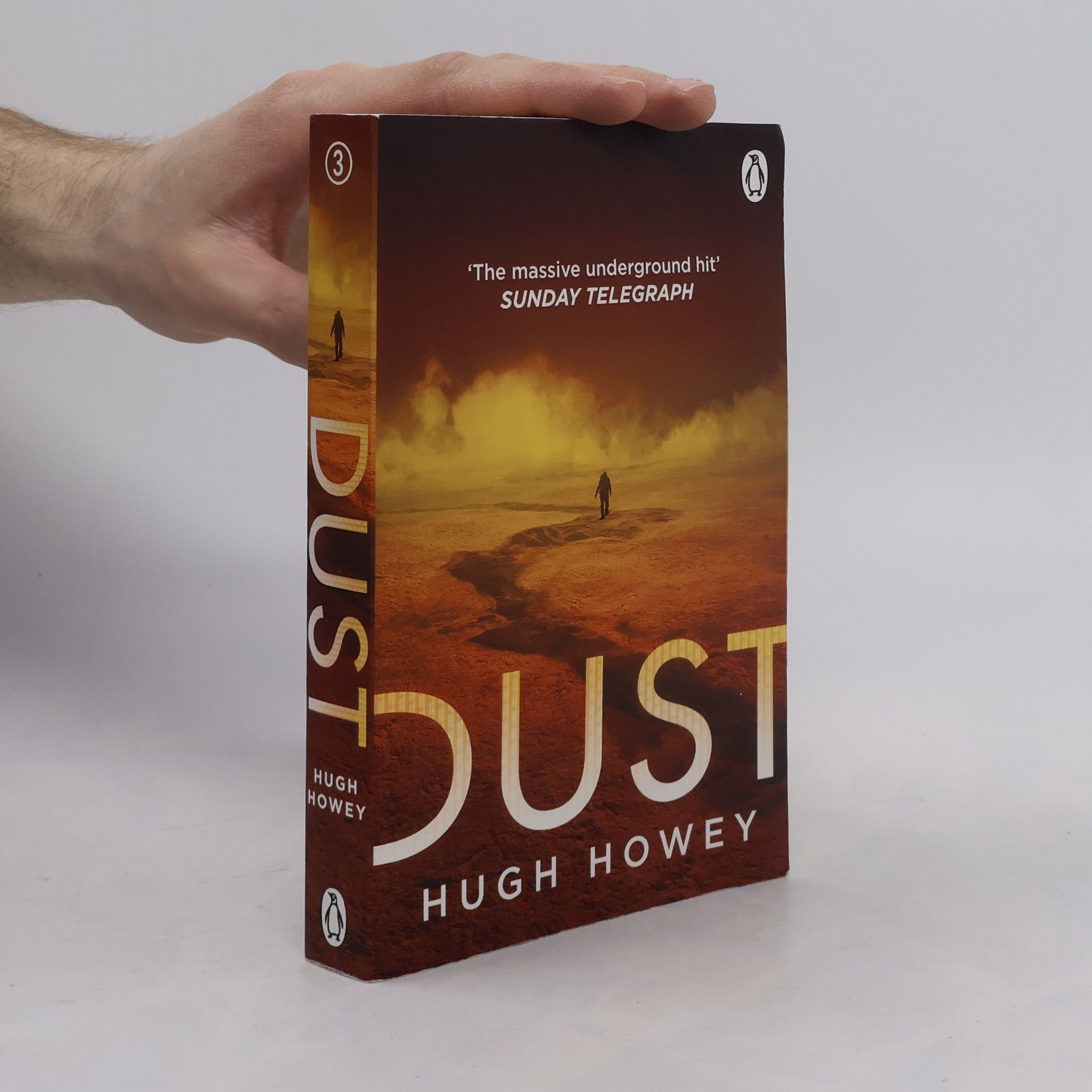 Hugh Howey Dust