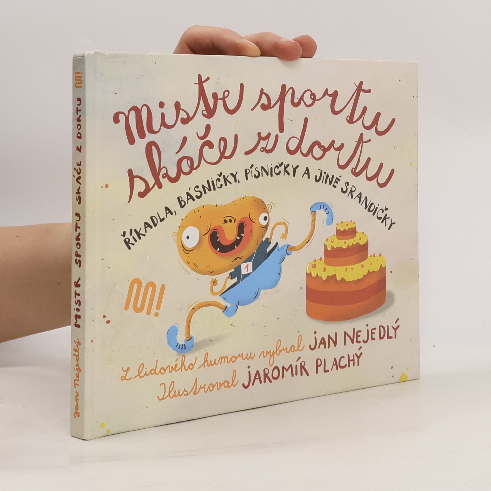 Mistr sportu skáče z dortu