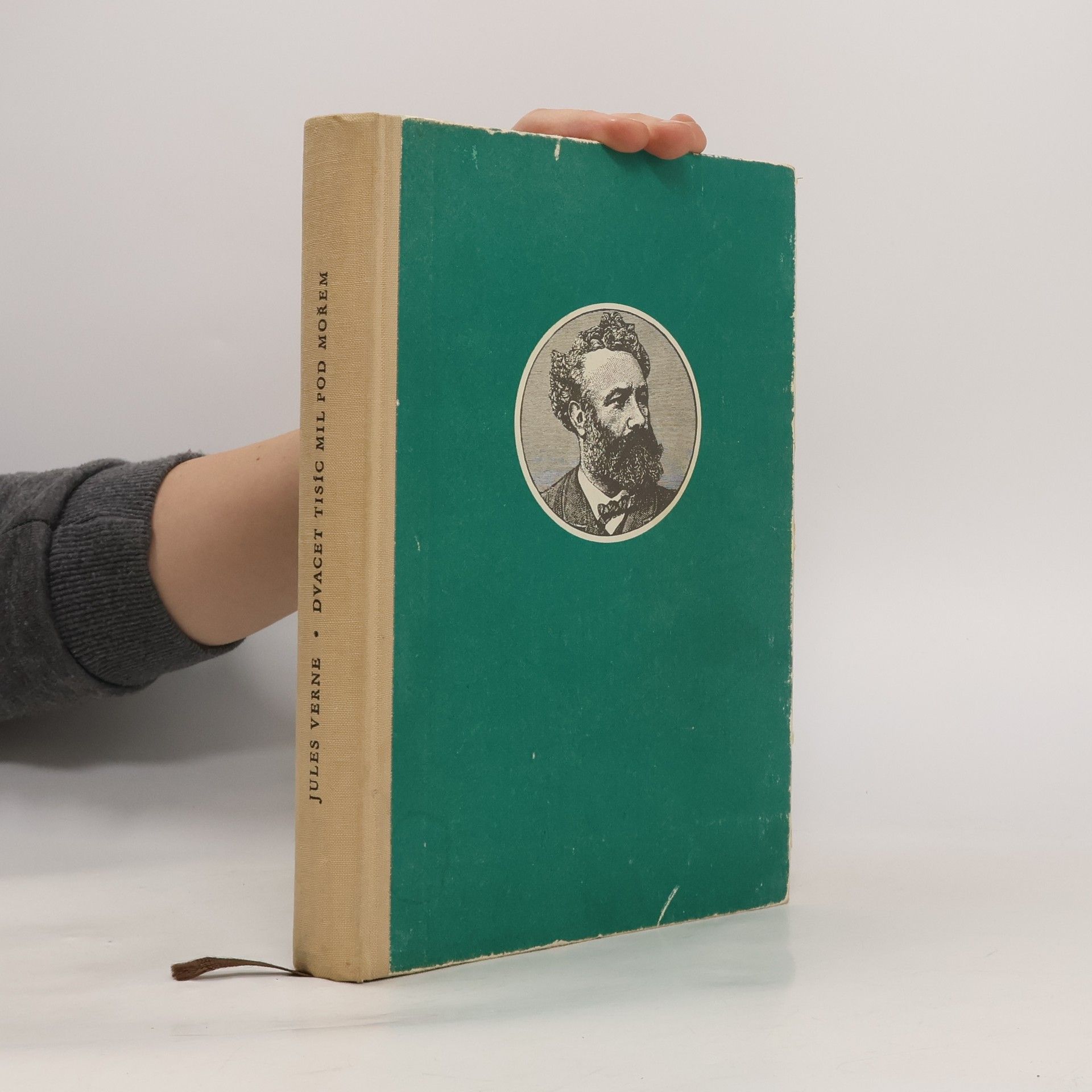 Jules Verne Dvacet tisíc mil pod mořem