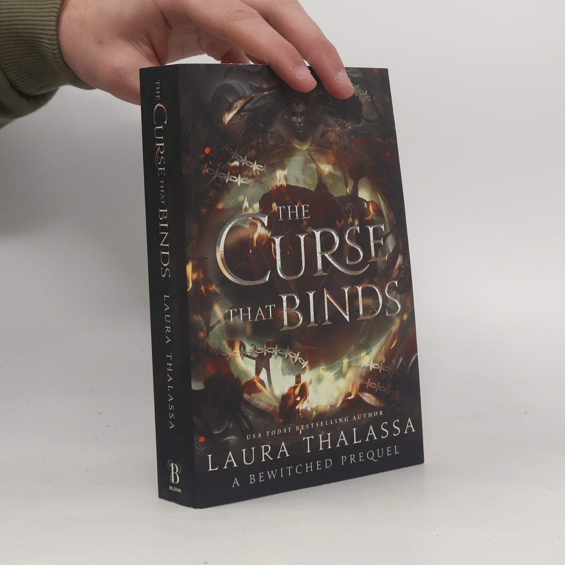 Laura Thalassa Bewitched: The Curse That Binds