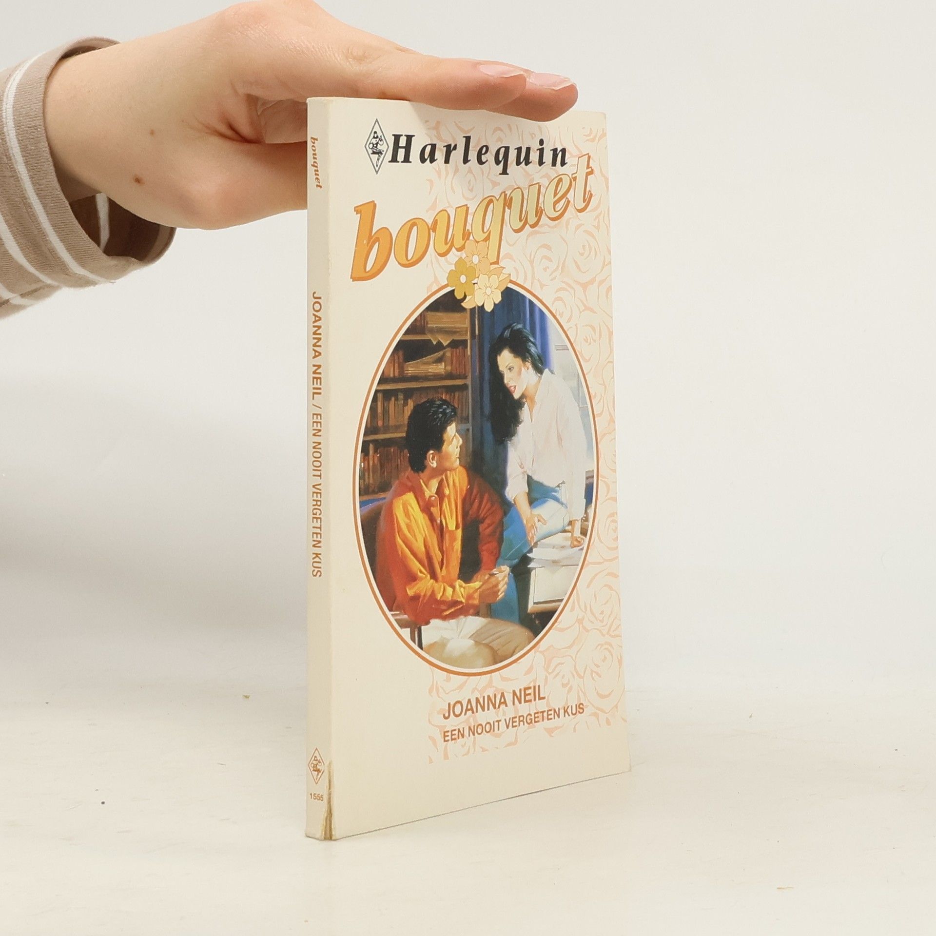 Joanna Neil Harlequin bouquet - 1556: Een nooit vergeten kus