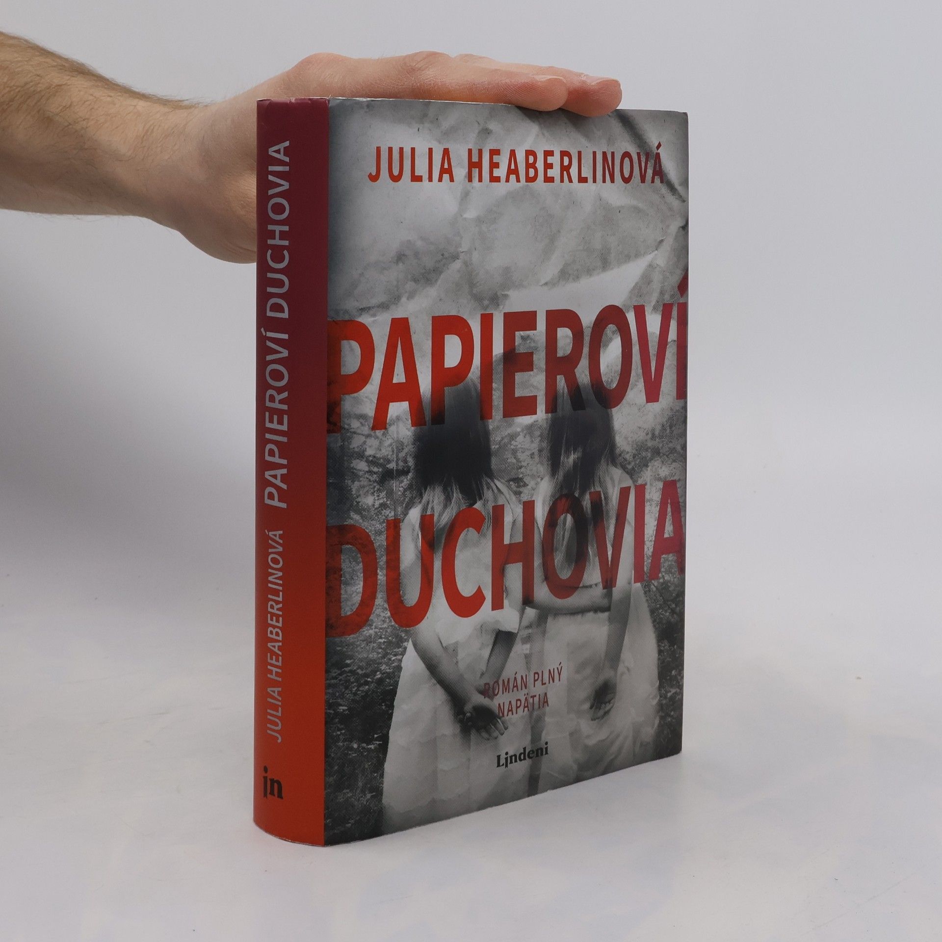 Julia Heaberlin Papieroví duchovia