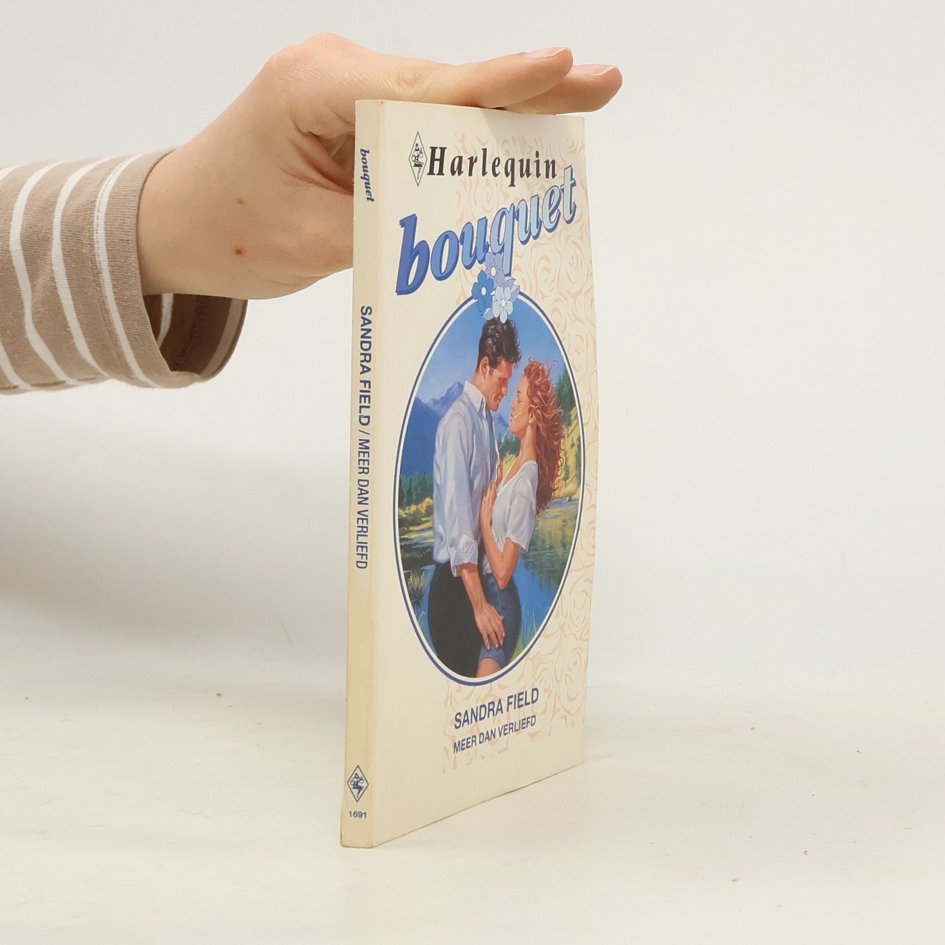 Sandra Field Harlequin Bouquet - 1691: Meer dan verliefd